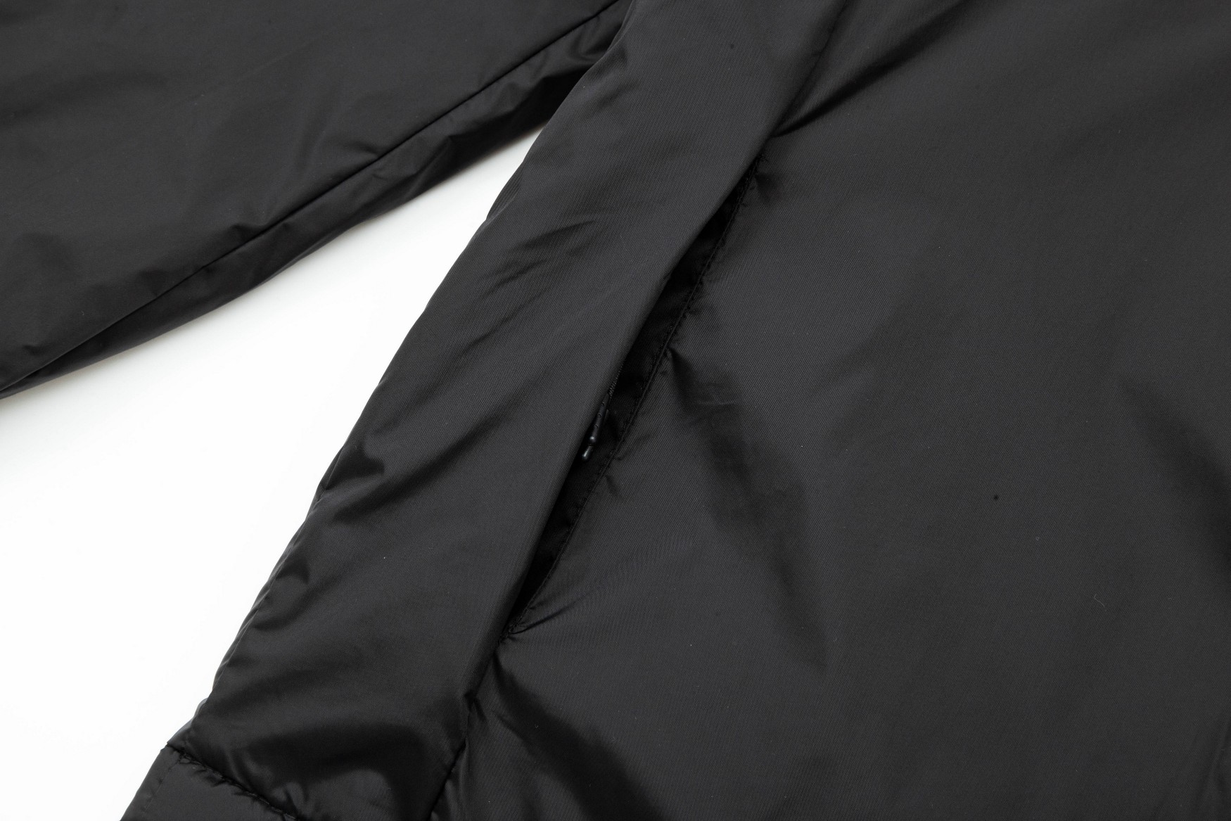 【Moncler日本公式許可旗艦店】（モンクレール）ジャケット着 ご好評に付き再入荷！！【男女兼用】 240920