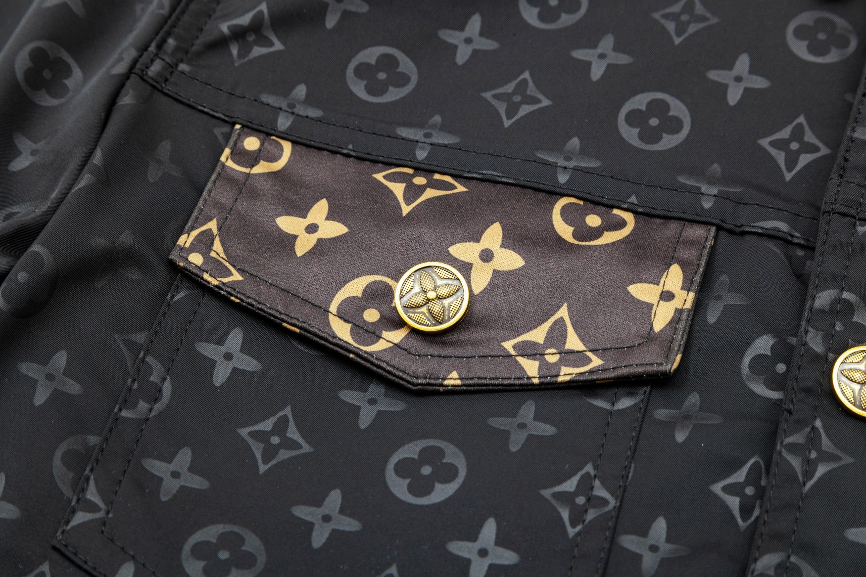 【LOUIS VUITTON】ルイヴィトン  ジャケット着ご好評に付き再入荷！240923