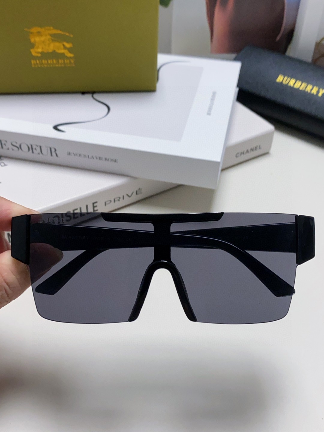 BURBERRY(バーバリー) サングラス  241014