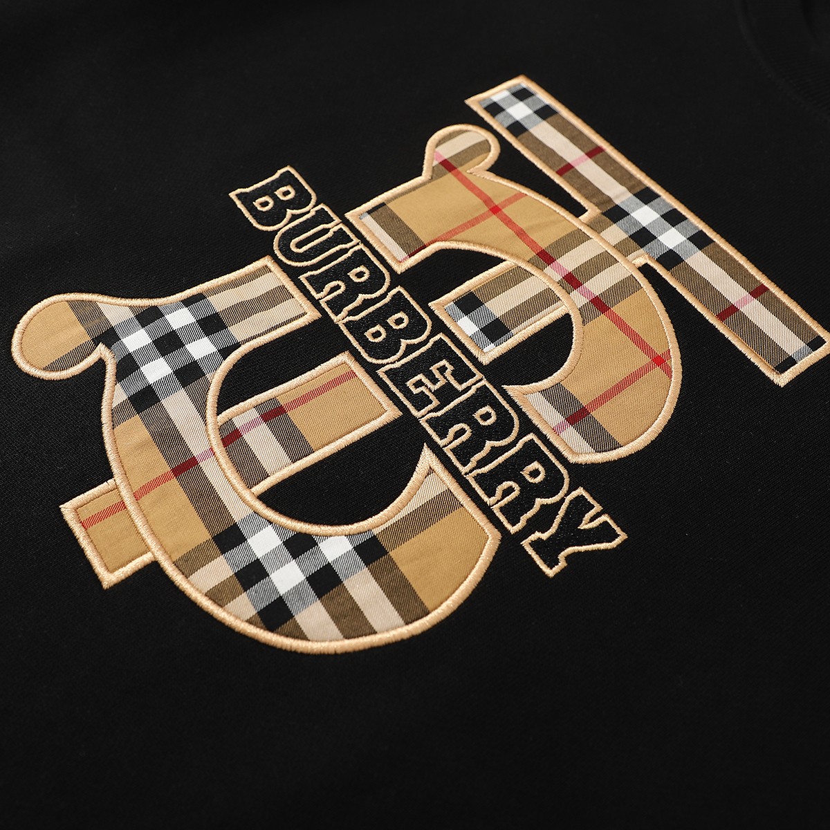 【BURBERRY   公式旗艦店】バーバリー   丸首の衛衣 スウェットご好評に付き再入荷 241025