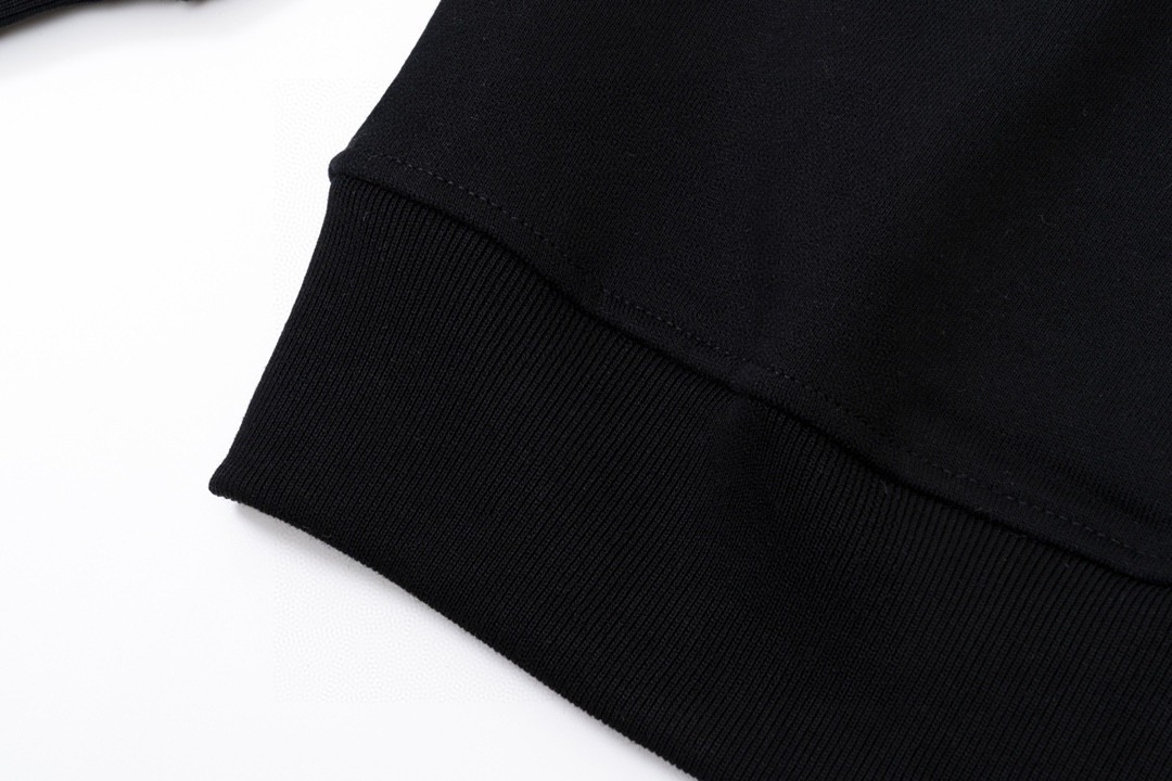 【FENDI 公式旗艦店】フェンディ 丸首の衛衣  スウェットご好評に付き再入荷   241114