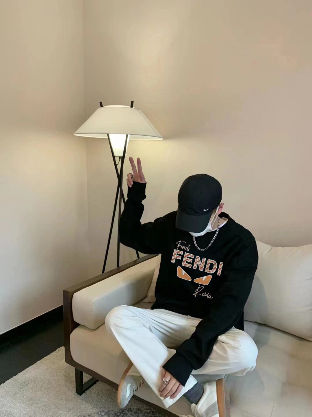 【FENDI 公式旗艦店】フェンディ 丸首の衛衣  スウェットご好評に付き再入荷   241114