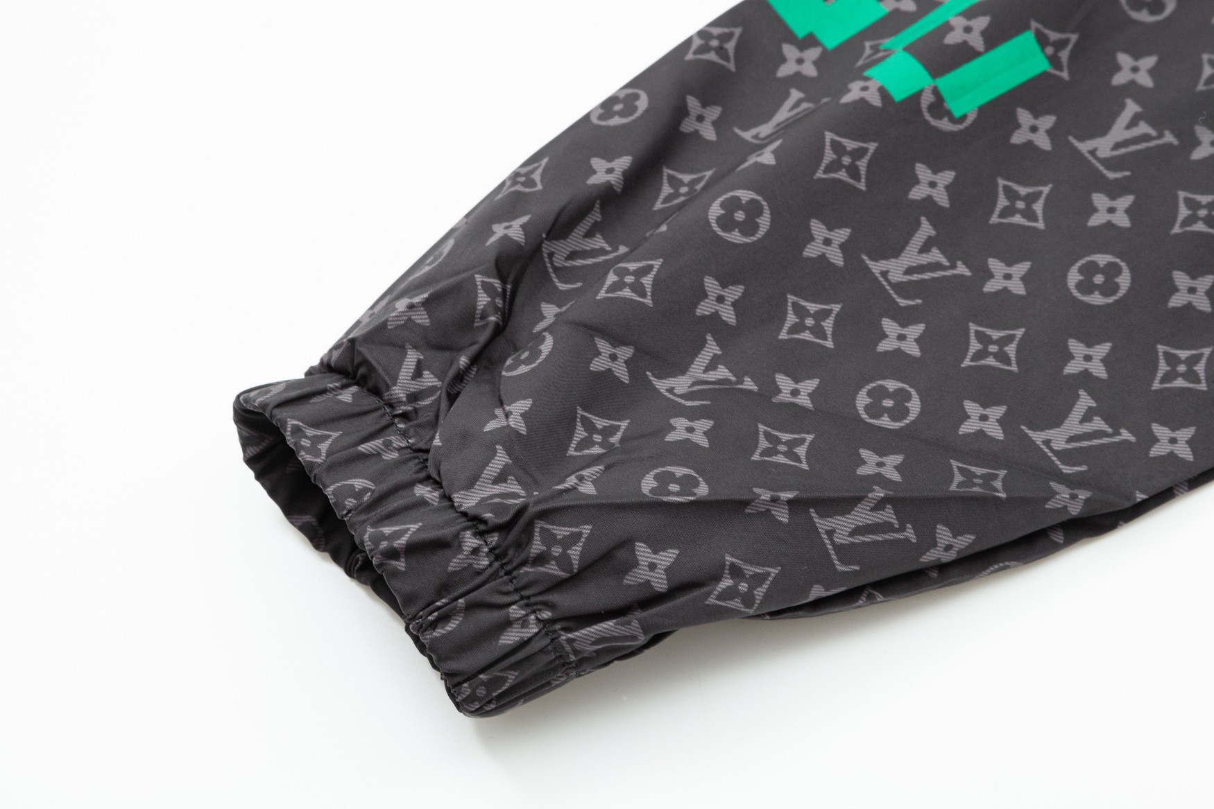 【LOUIS VUITTON】ルイヴィトン   ジャケット着ご好評に付き再入荷！240926