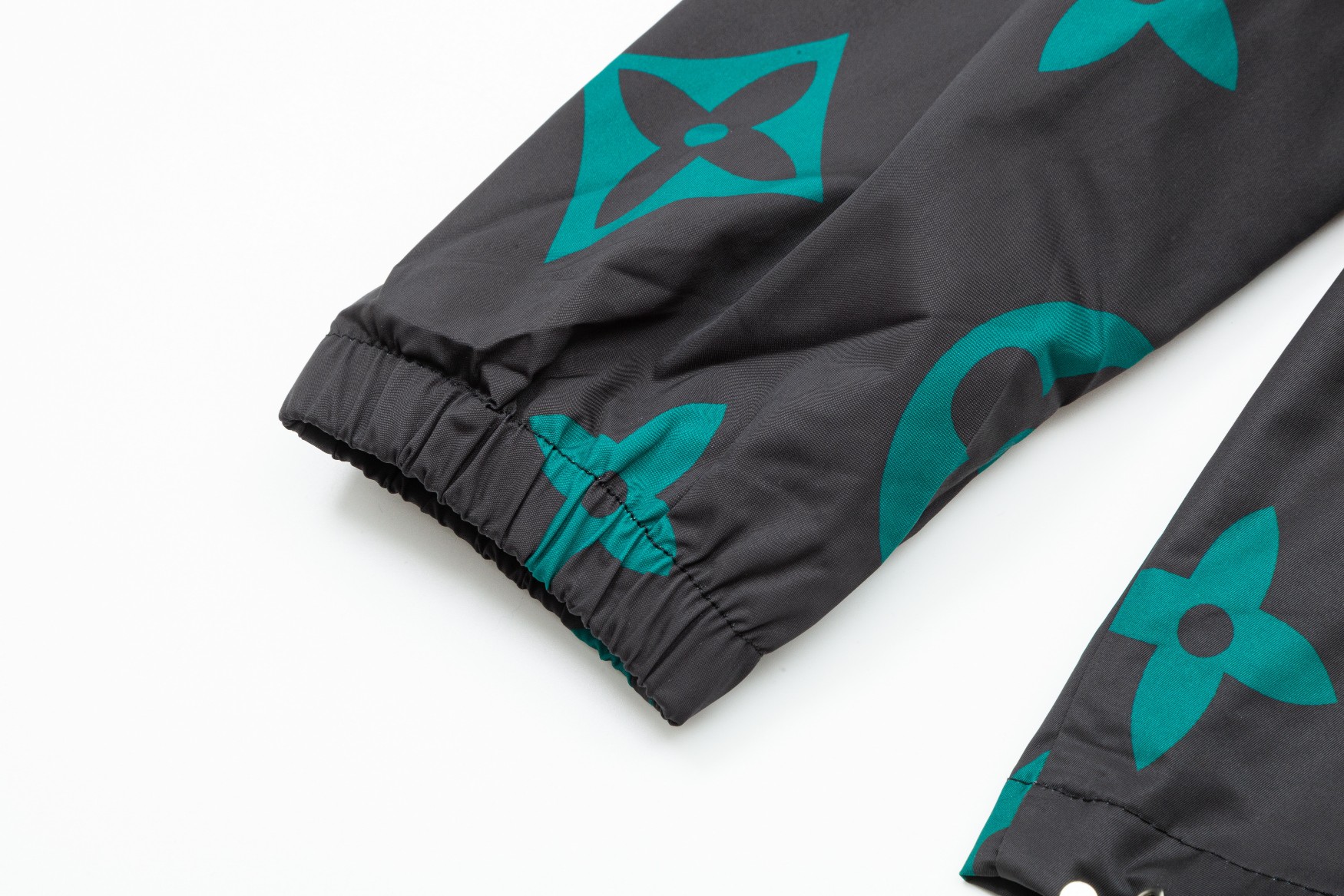 【LOUIS VUITTON】ルイヴィトン   ジャケット着ご好評に付き再入荷！240926