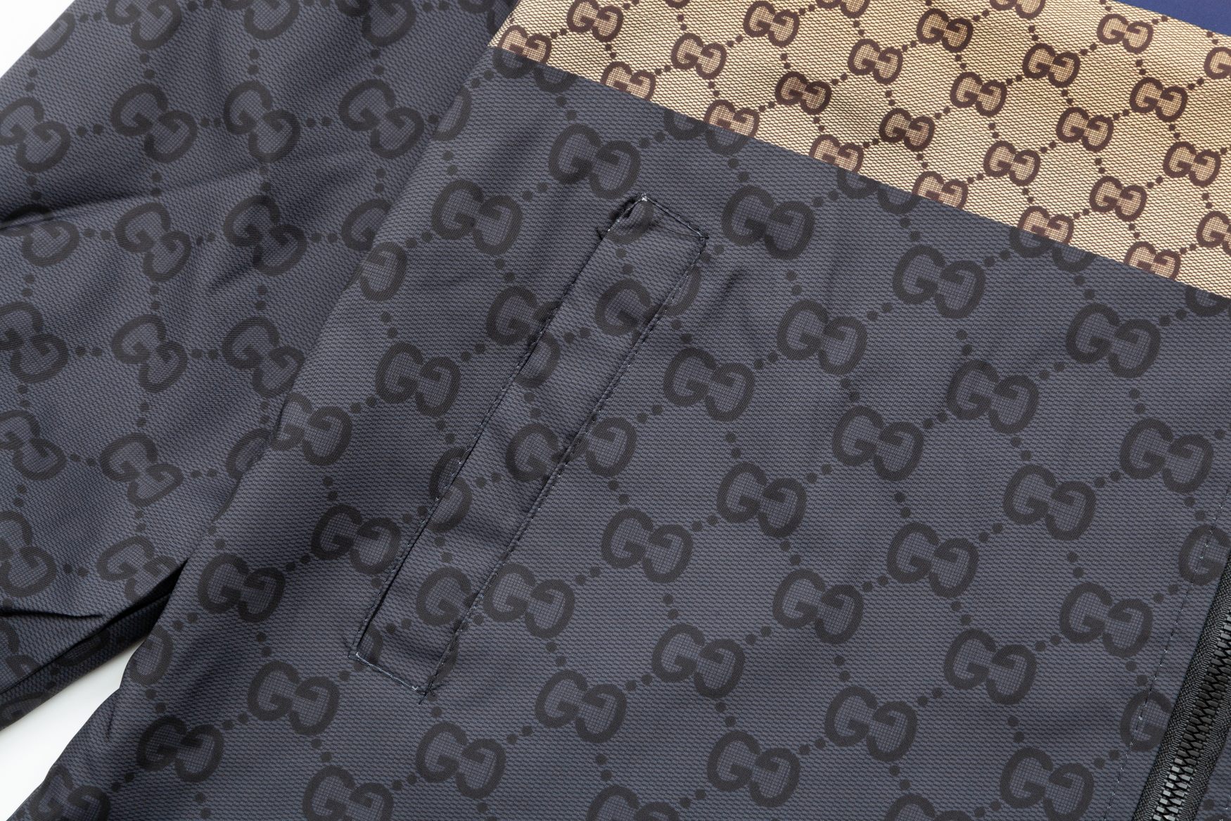 【GUCCI】グッチ   ジャケット着ご好評に付き再入荷！240926