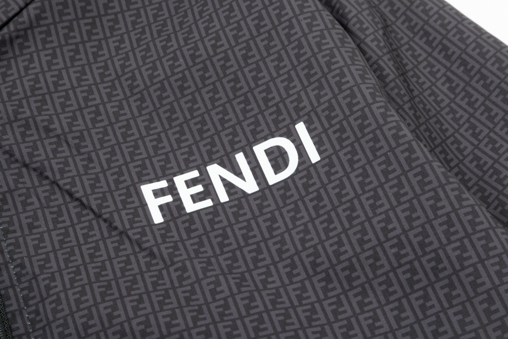 【FENDI】フェンディ  ジャケット着ご好評に付き再入荷！240926