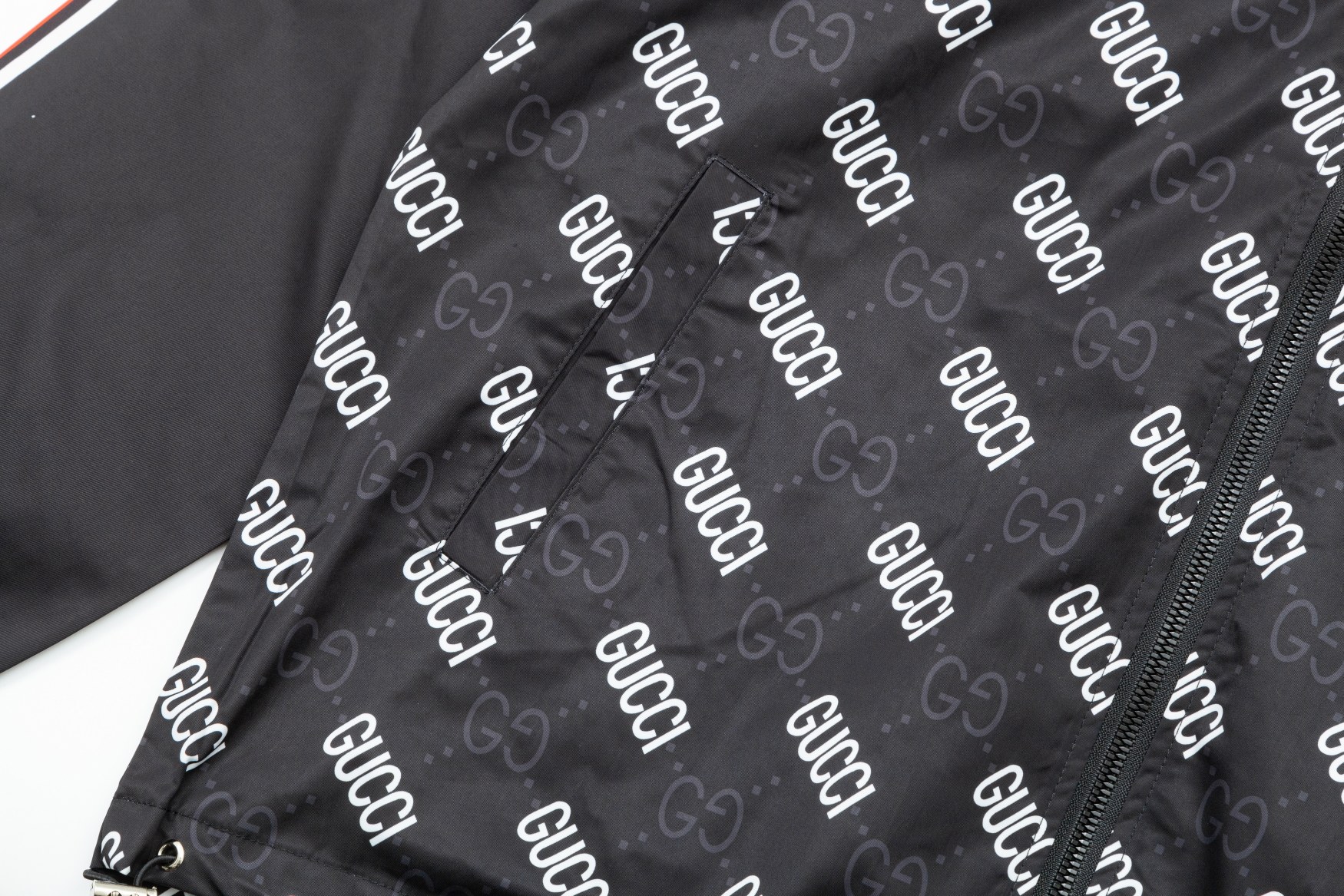 【GUCCI】グッチ   ジャケット着ご好評に付き再入荷！240926