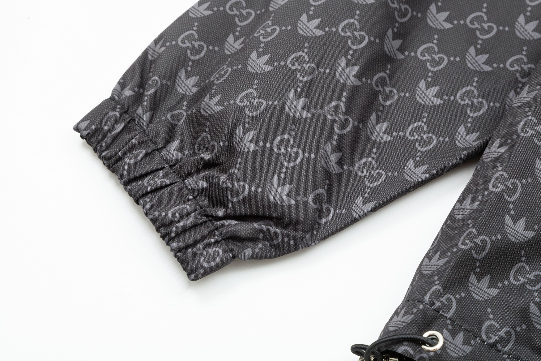 【GUCCI】グッチ   ジャケット着ご好評に付き再入荷！240926