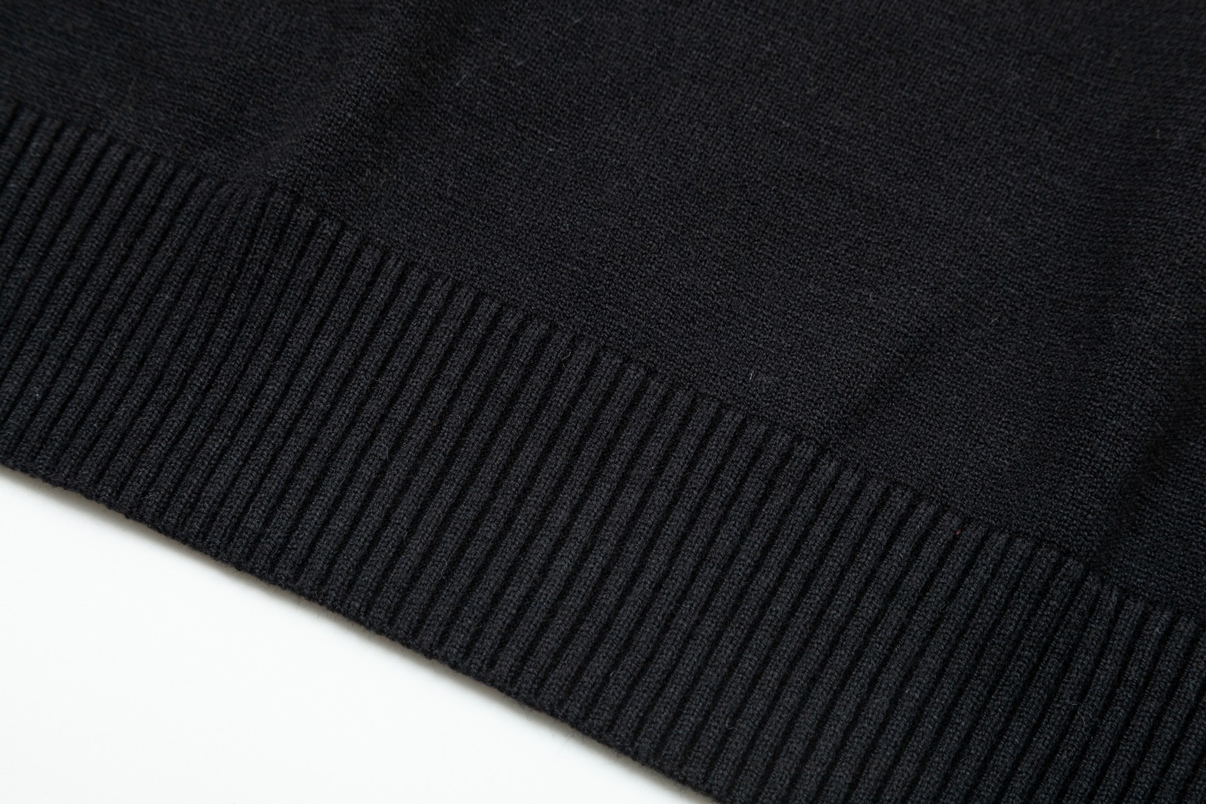 【LOUIS VUITTON 公式旗艦店】ルイヴィトン  セーター好評に付き再入荷！ 240927