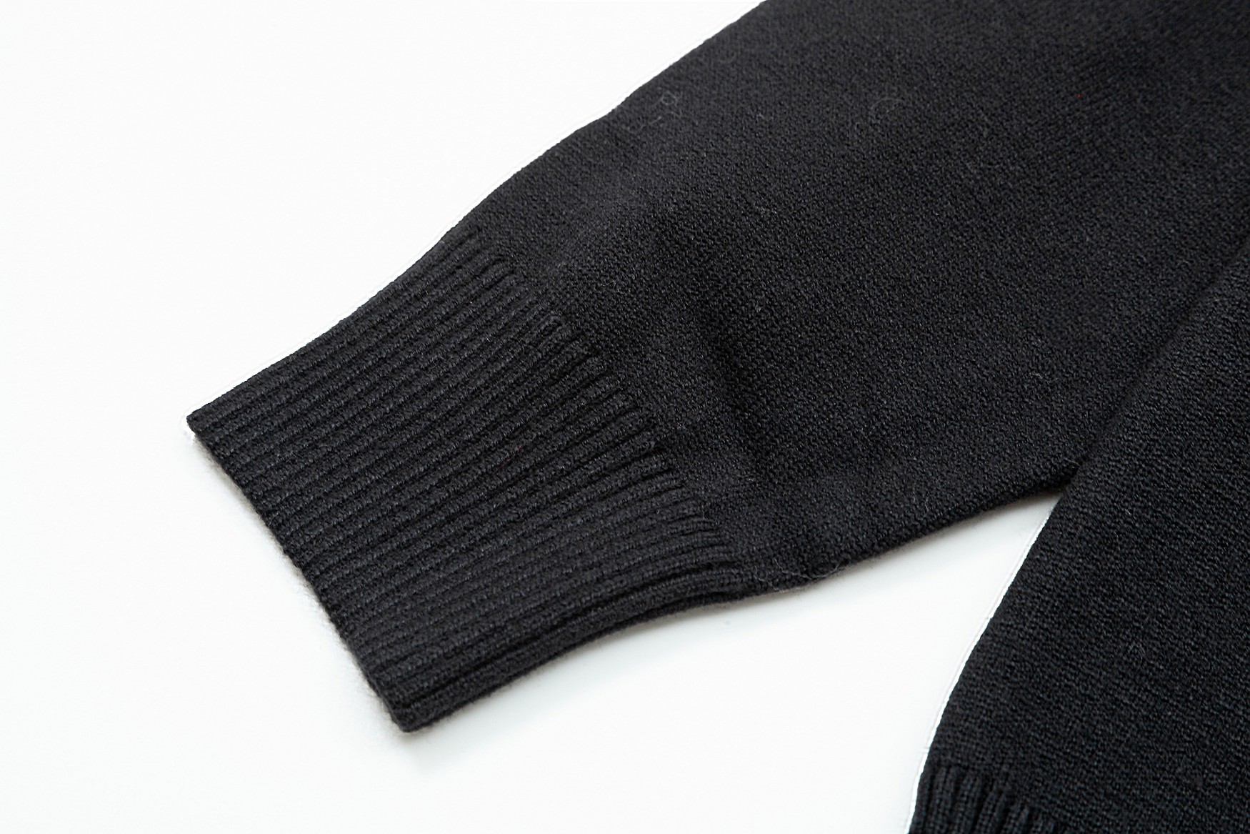 【LOUIS VUITTON 公式旗艦店】ルイヴィトン  セーター好評に付き再入荷！ 240927