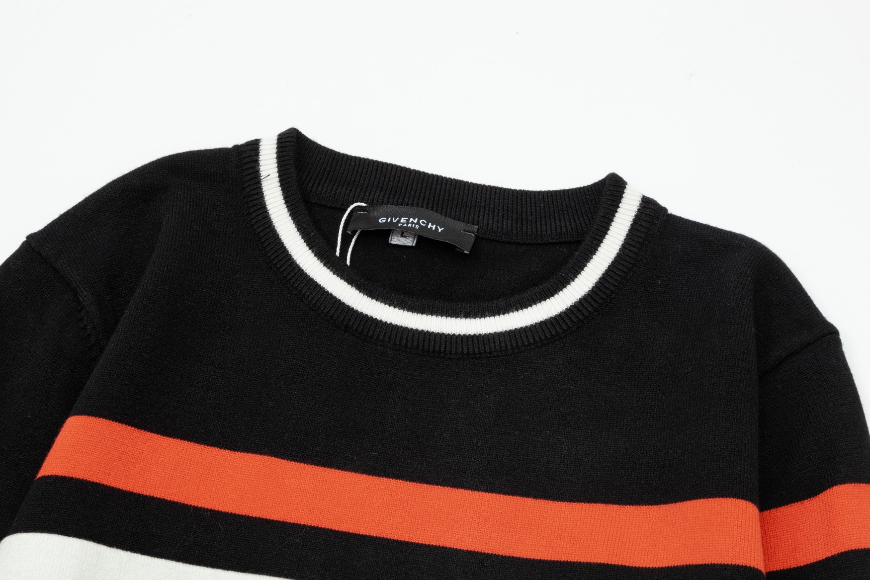 【GIVENCHY  公式旗艦店】ジバンシー  セーター好評に付き再入荷！ 240930