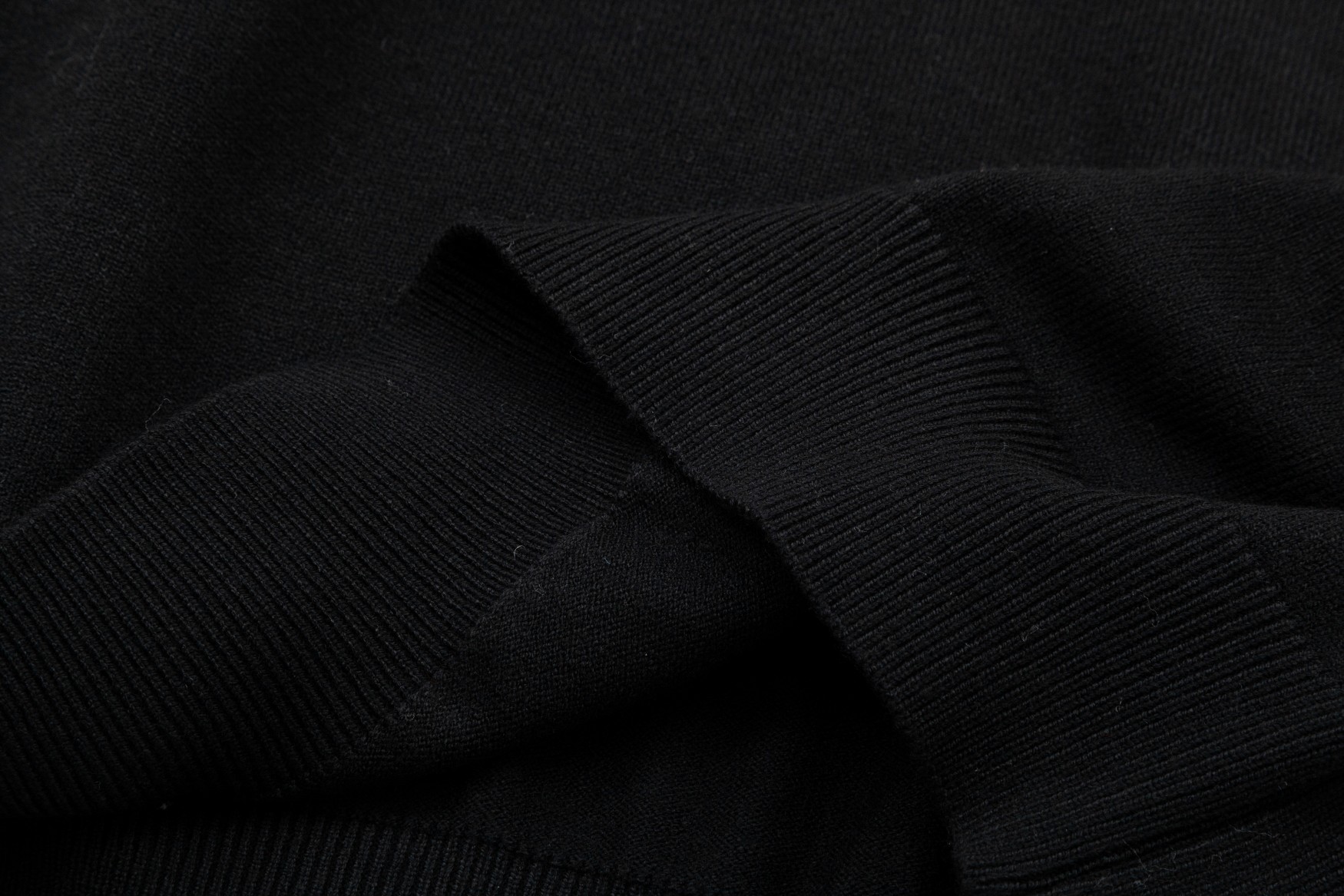 【GIVENCHY  公式旗艦店】ジバンシー  セーター好評に付き再入荷！ 240930