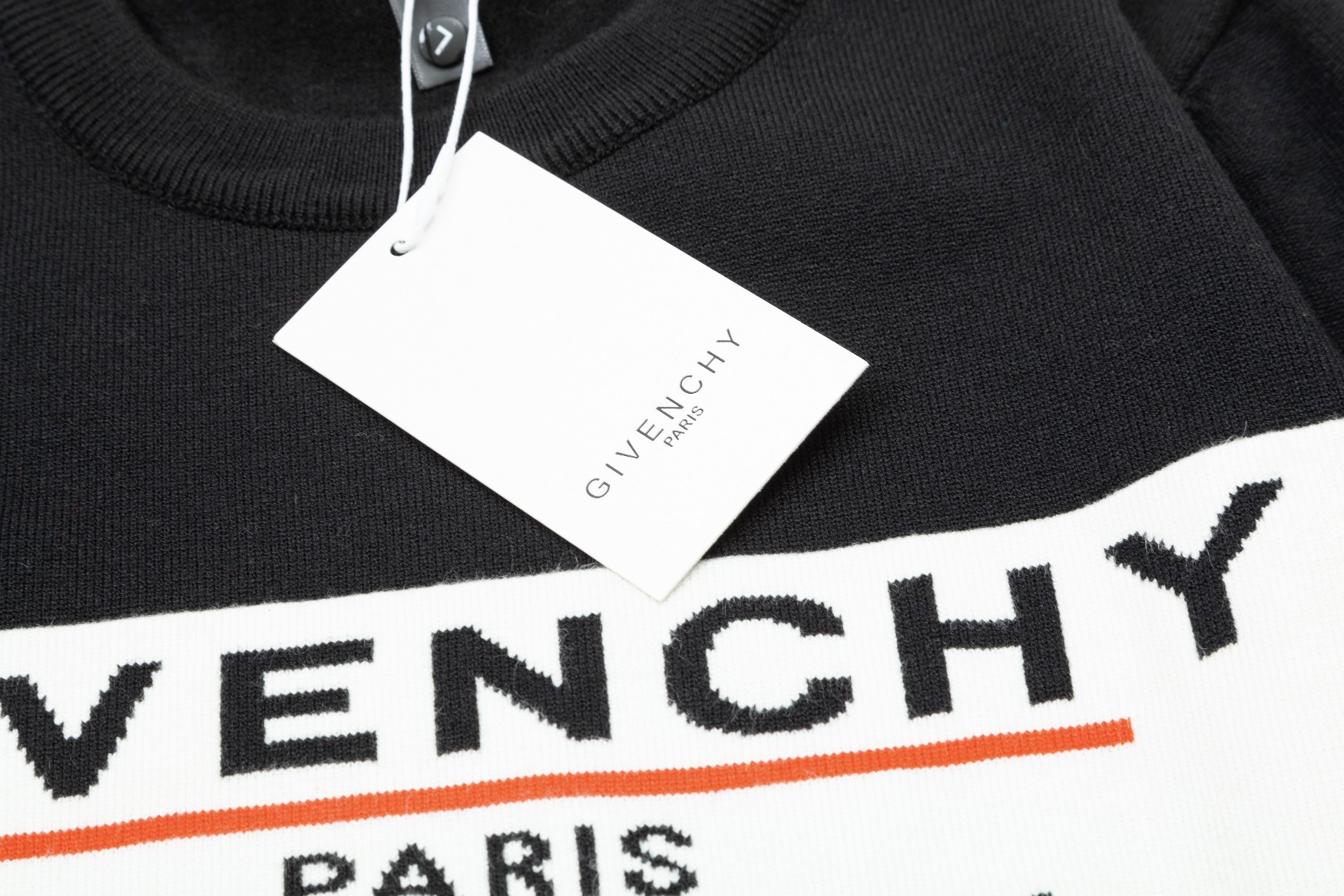 【GIVENCHY  公式旗艦店】ジバンシー  セーター好評に付き再入荷！ 240930
