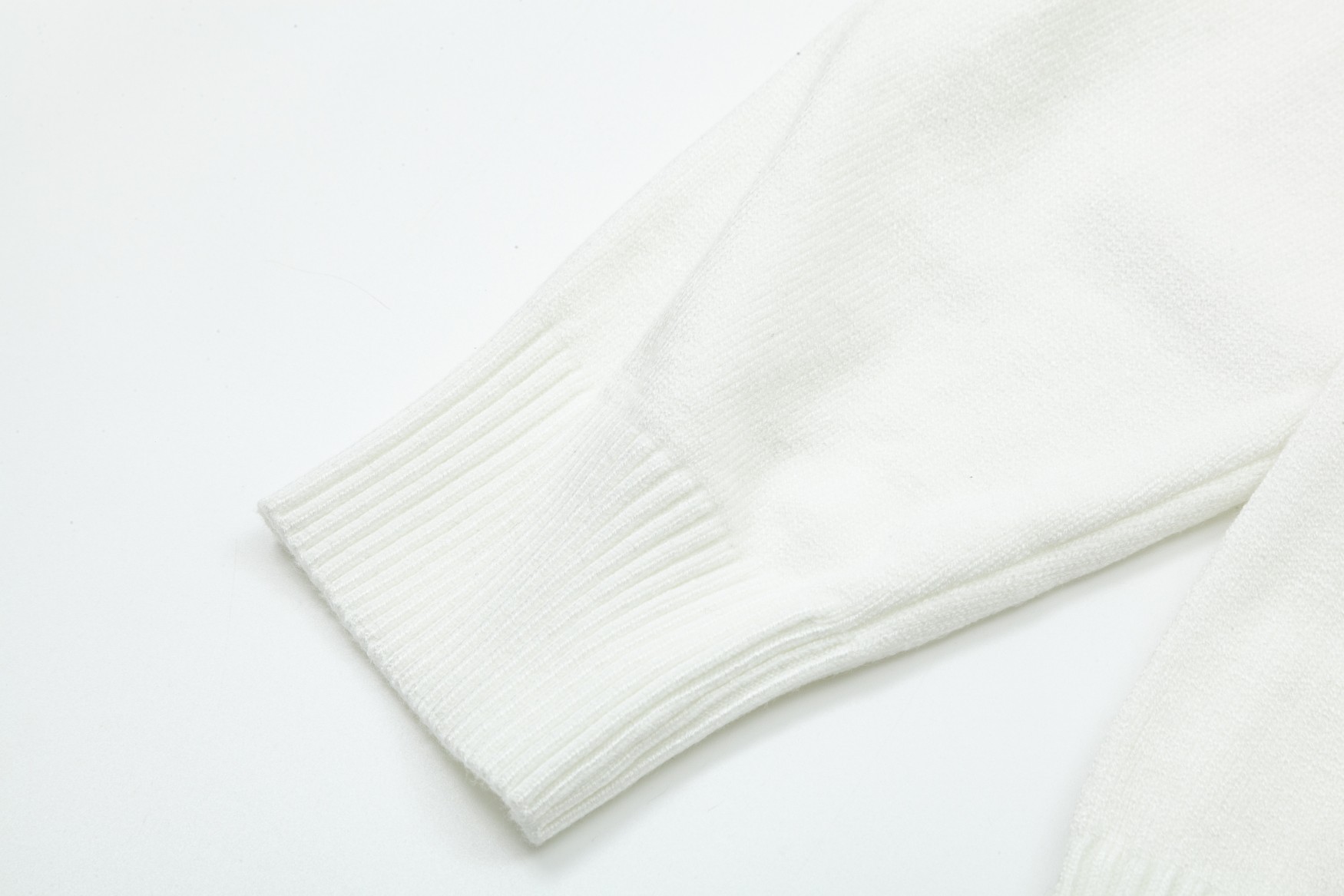 【Hermès  公式旗艦店】エルメス  セーター好評に付き再入荷！ 241030