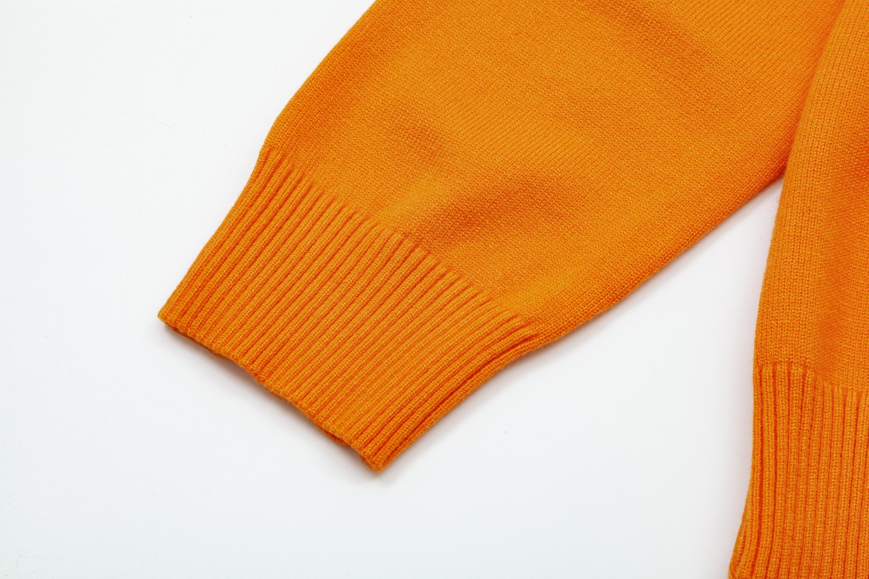 【Hermès  公式旗艦店】エルメス  セーター好評に付き再入荷！ 241030