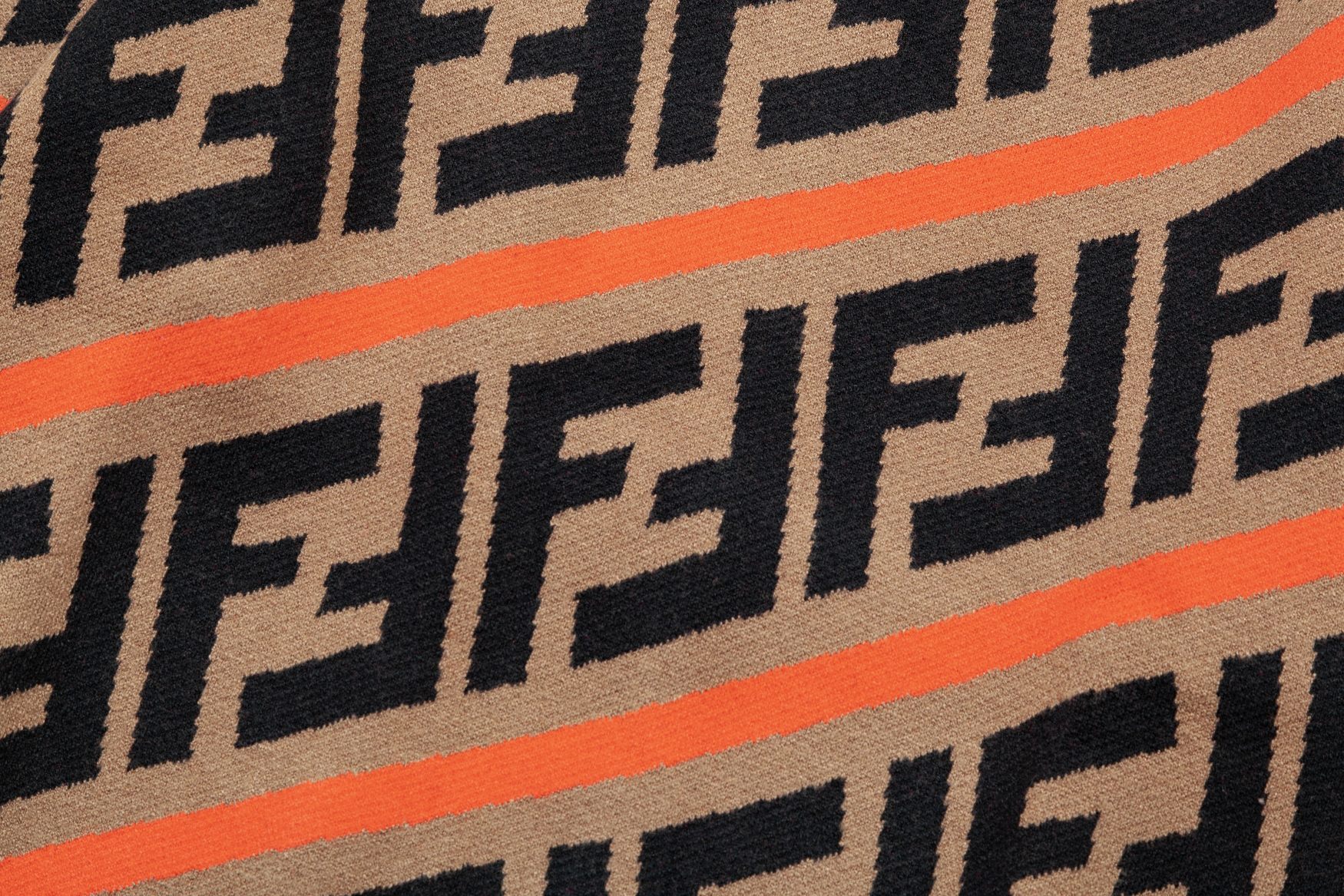 【GUCCI 公式旗艦店】グッチ  セーター好評に付き再入荷！ 240928