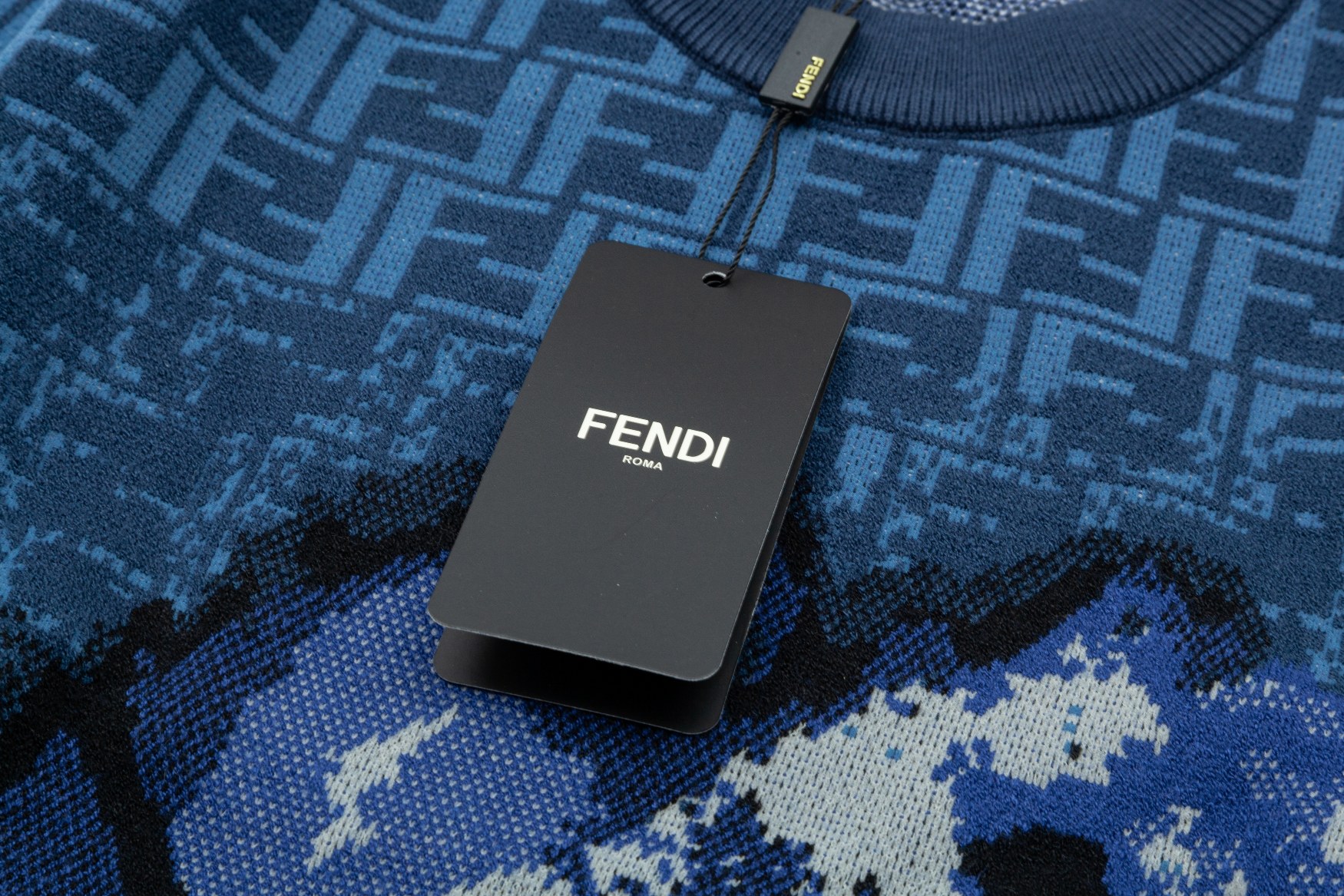 【FENDI 公式旗艦店】フェンディ   セーター好評に付き再入荷！ 240928