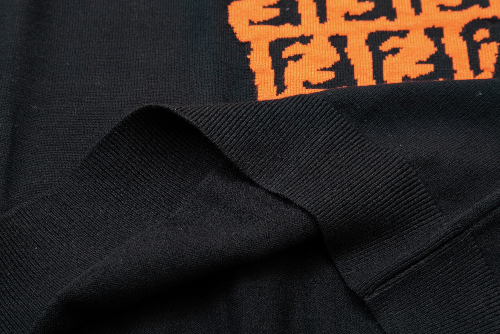 【FENDI 公式旗艦店】フェンディ   セーター好評に付き再入荷！ 240928