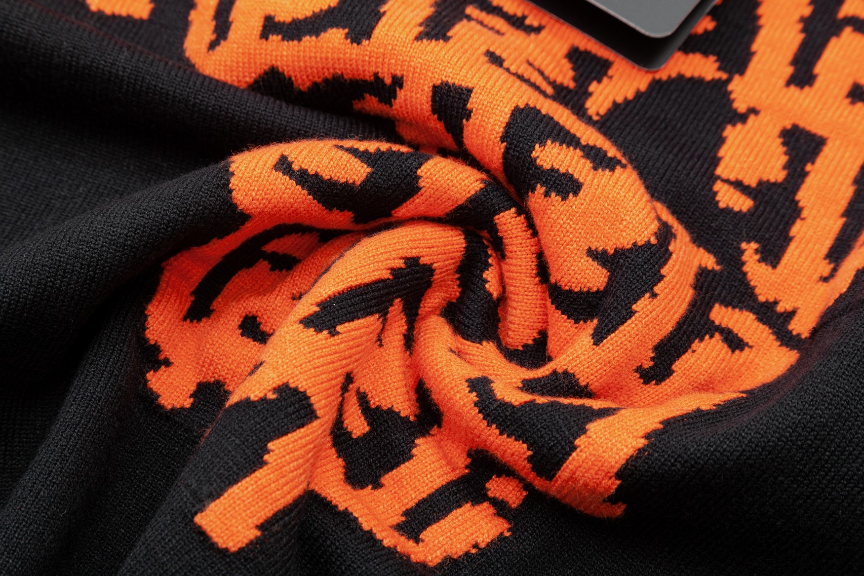 【FENDI 公式旗艦店】フェンディ   セーター好評に付き再入荷！ 240928