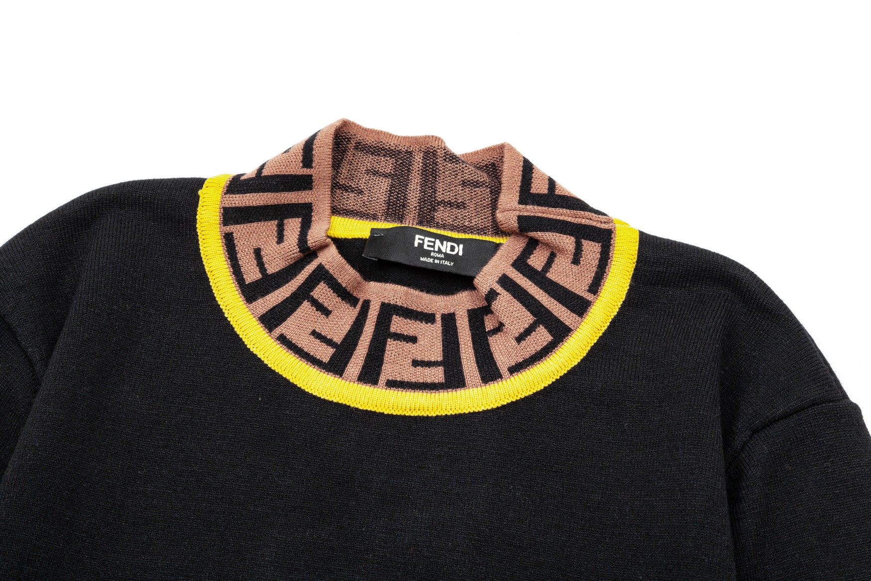 【FENDI 公式旗艦店】フェンディ   セーター好評に付き再入荷！ 240929