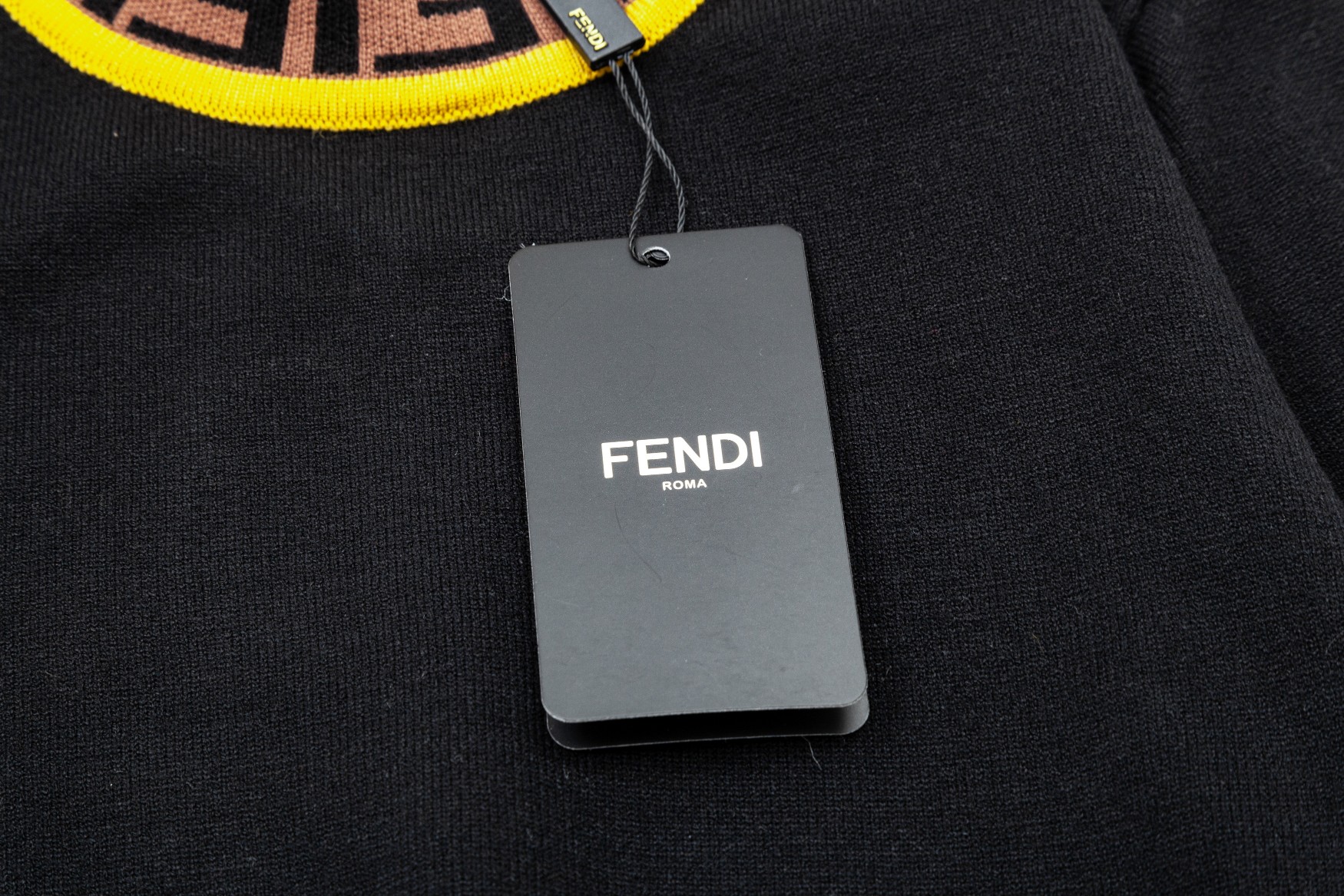 【FENDI 公式旗艦店】フェンディ   セーター好評に付き再入荷！ 240929