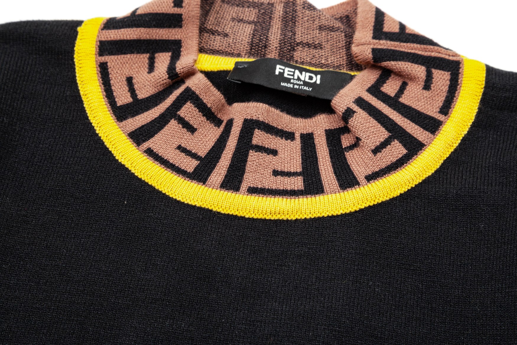【FENDI 公式旗艦店】フェンディ   セーター好評に付き再入荷！ 240929