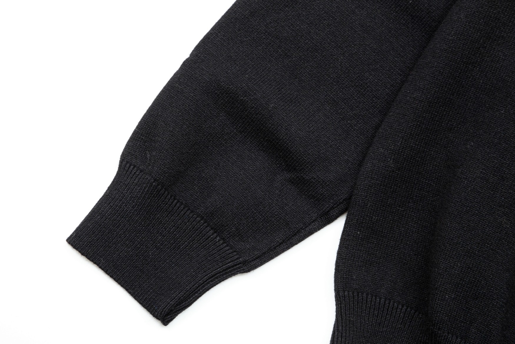 【FENDI 公式旗艦店】フェンディ   セーター好評に付き再入荷！ 240929