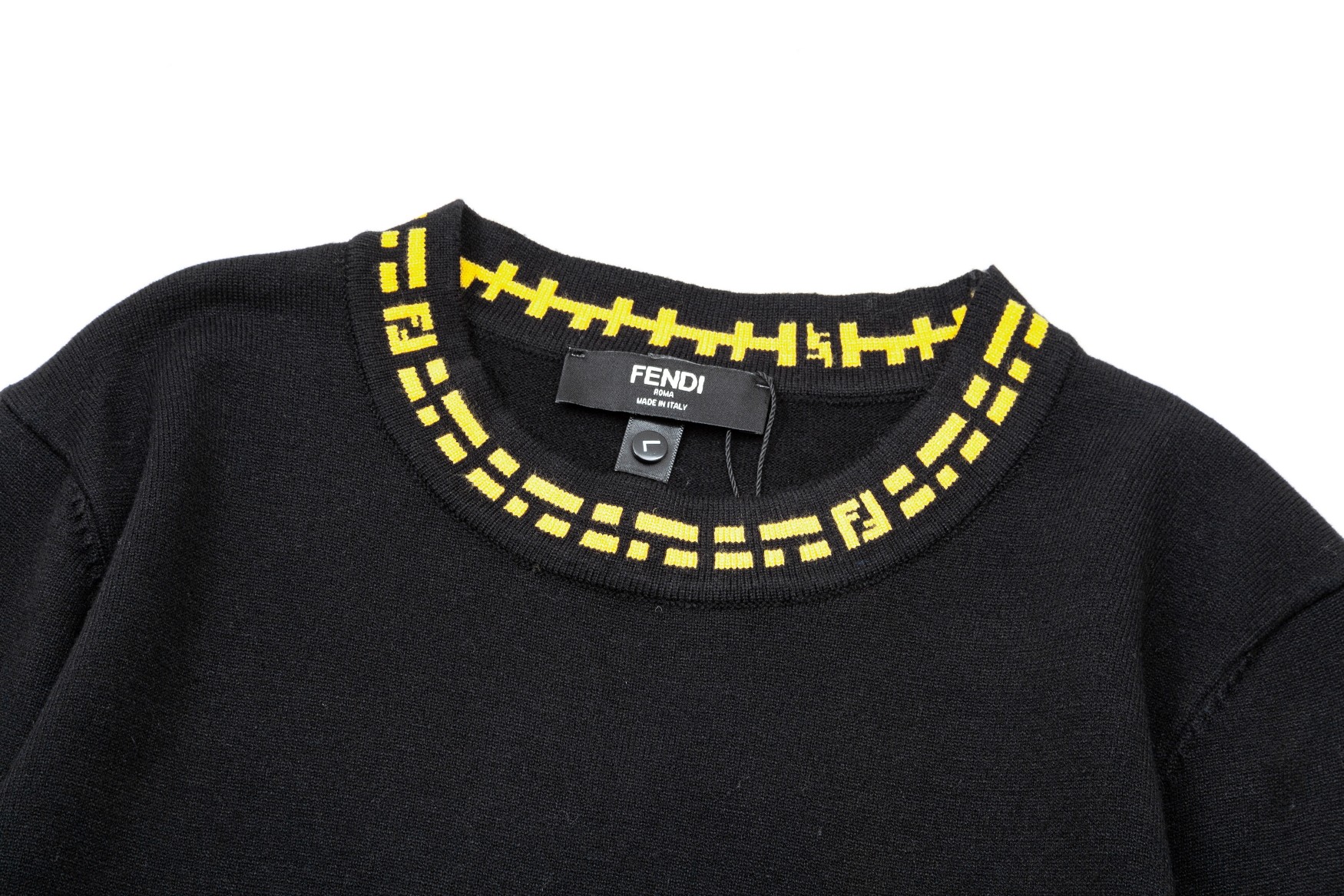 【FENDI 公式旗艦店】フェンディ   セーター好評に付き再入荷！ 240929