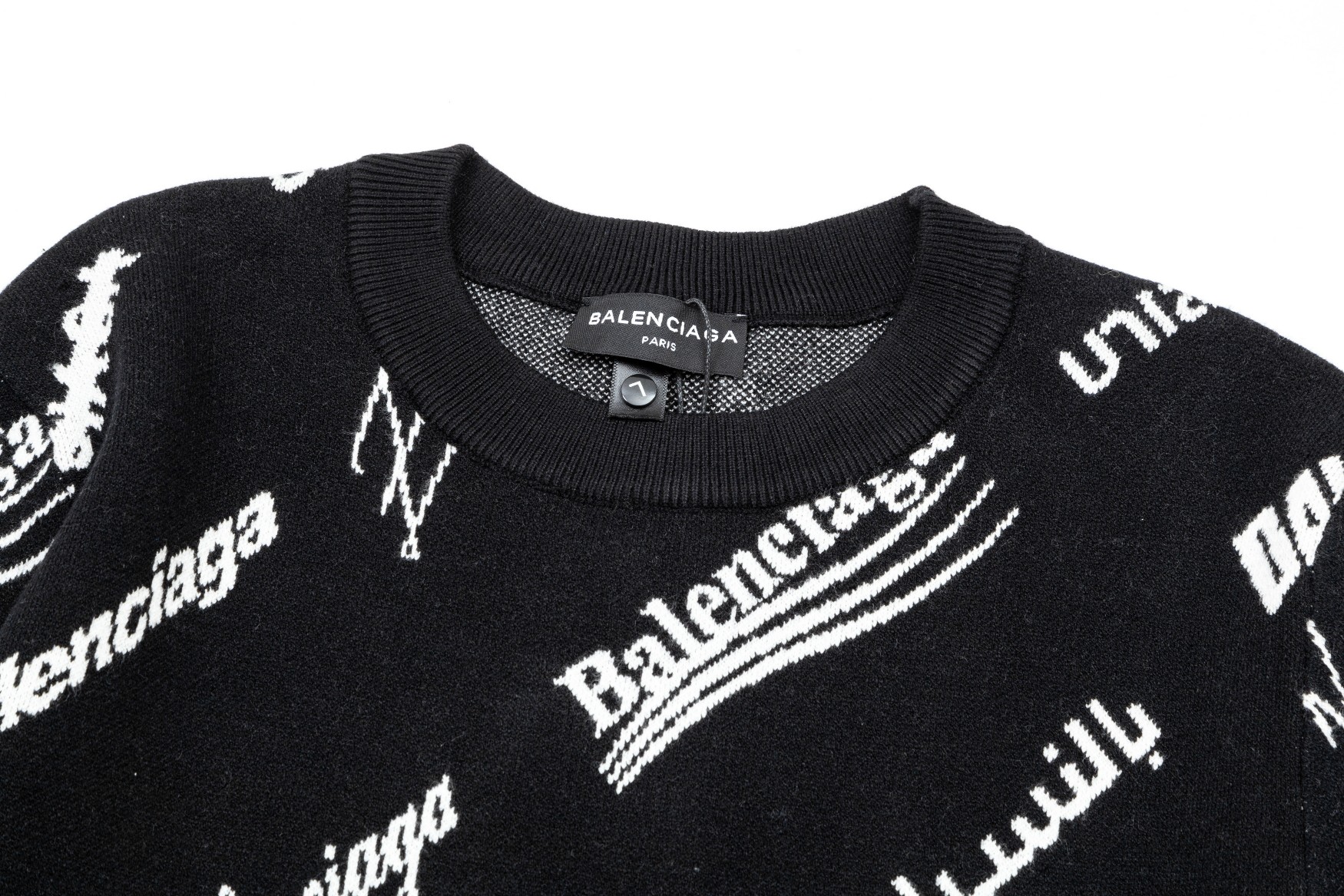 【BALENCIAGA   公式旗艦店】バレンシアガ  セーター好評に付き再入荷！ 240930