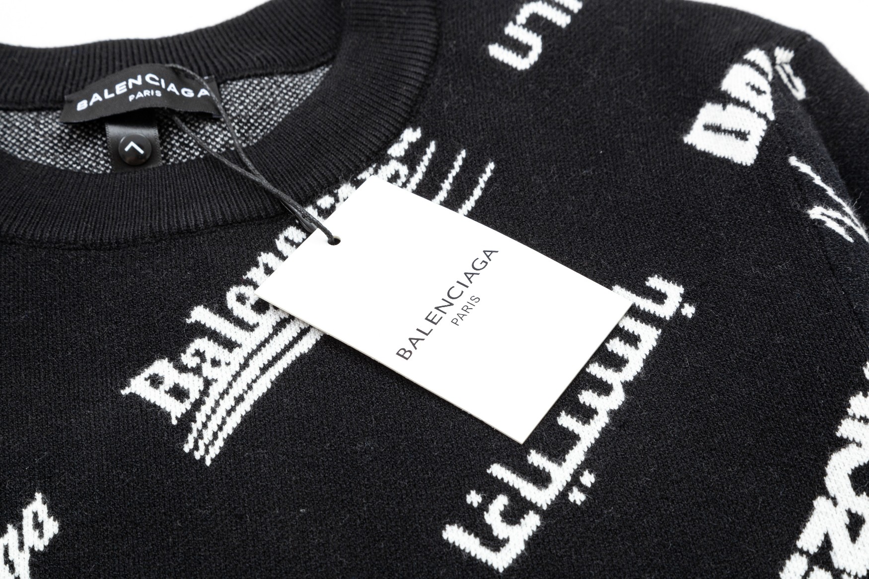 【BALENCIAGA   公式旗艦店】バレンシアガ  セーター好評に付き再入荷！ 240930