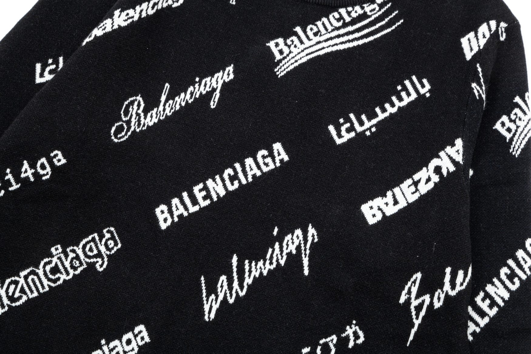 【BALENCIAGA   公式旗艦店】バレンシアガ  セーター好評に付き再入荷！ 240930