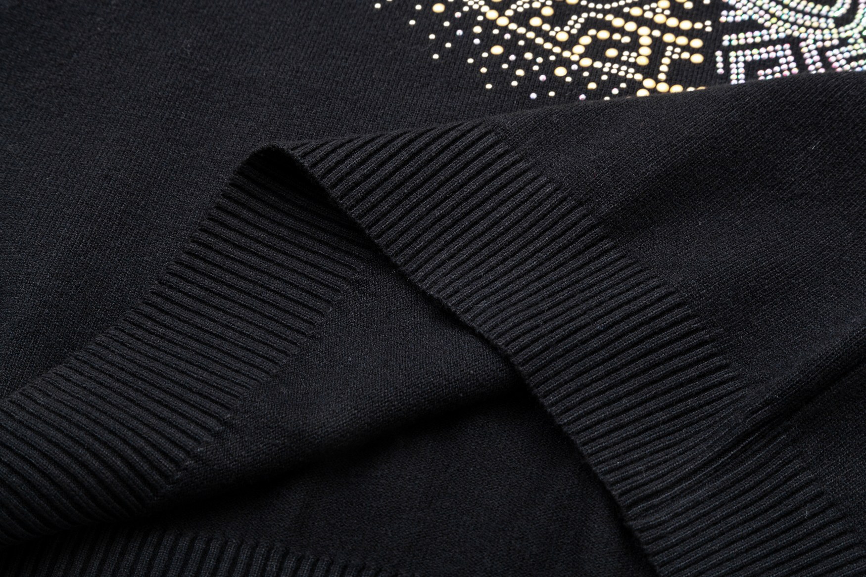 【VERSACE  公式旗艦店】ヴェルサーチ  セーター好評に付き再入荷！ 240930