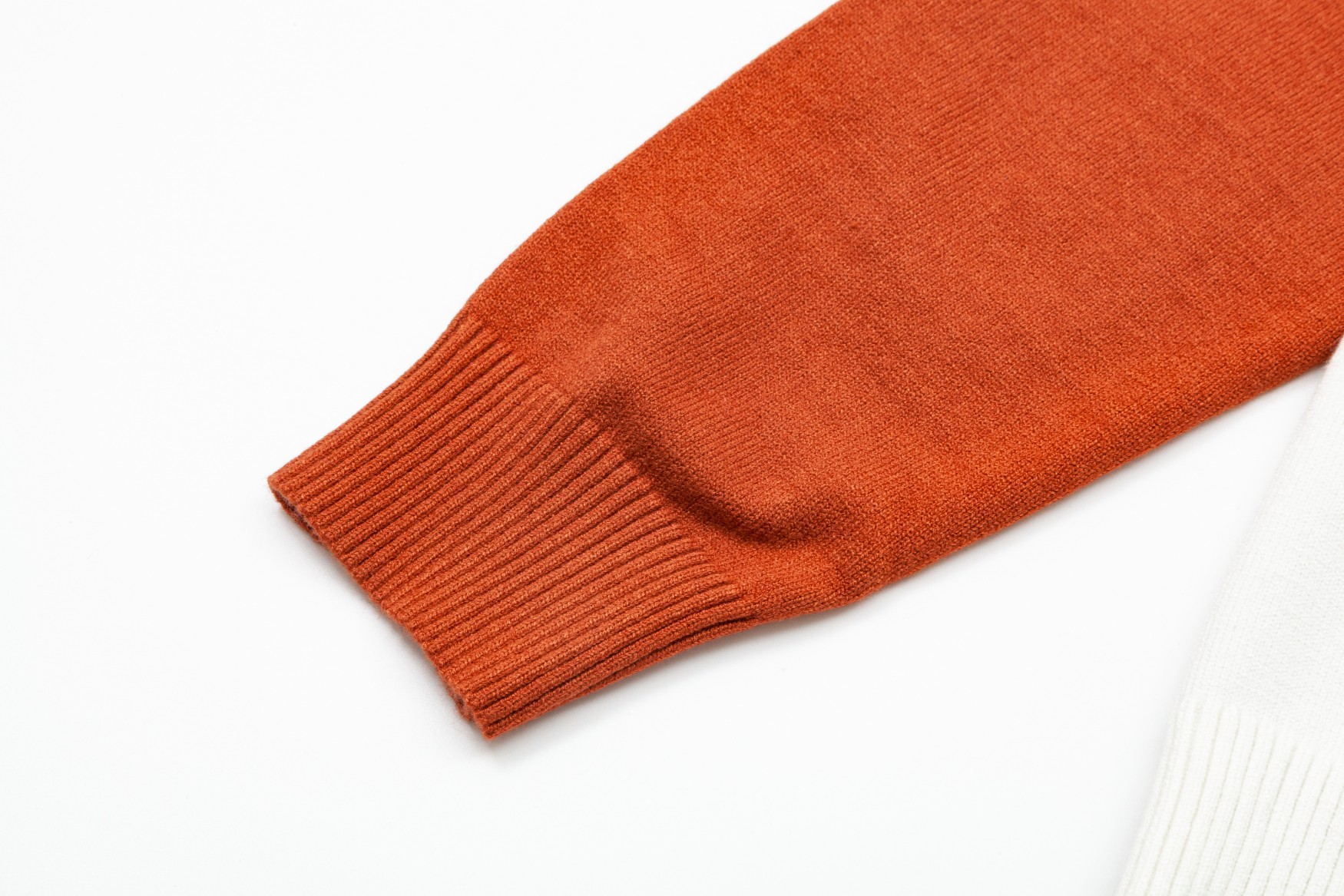 【VERSACE  公式旗艦店】ヴェルサーチ  セーター好評に付き再入荷！ 240930