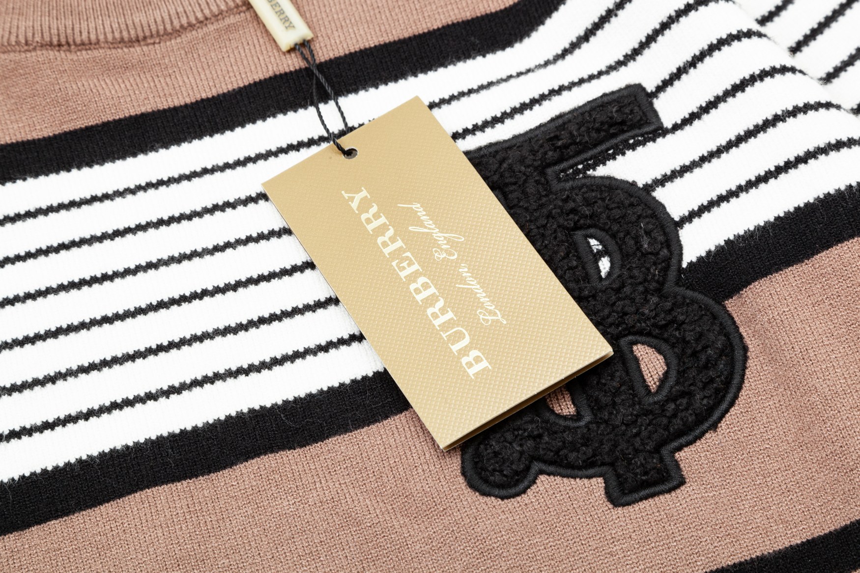 【BURBERRY 公式旗艦店】バーバリー   セーター好評に付き再入荷！ 240929