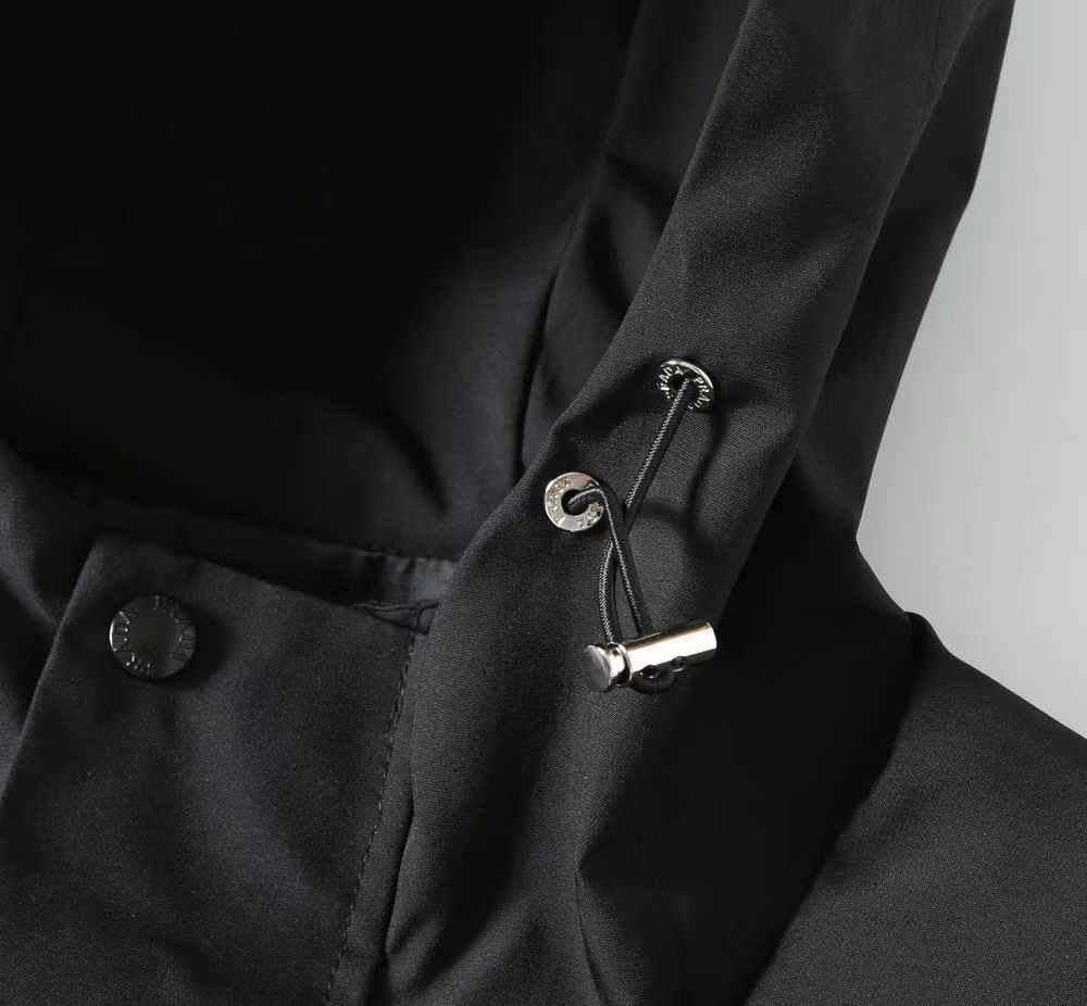 【PRADA  公式旗艦店】 プラダ  ジャケット着 ご好評に付き再入荷！241024