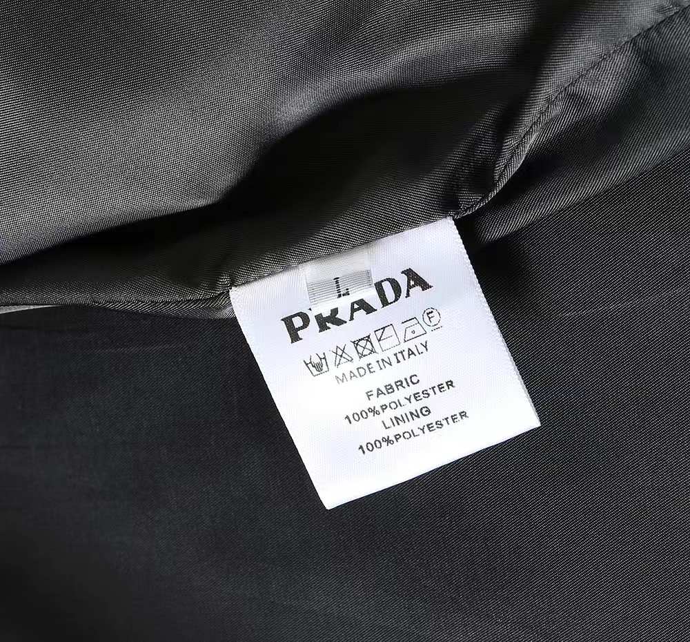 【PRADA  公式旗艦店】 プラダ  ジャケット着 ご好評に付き再入荷！241024