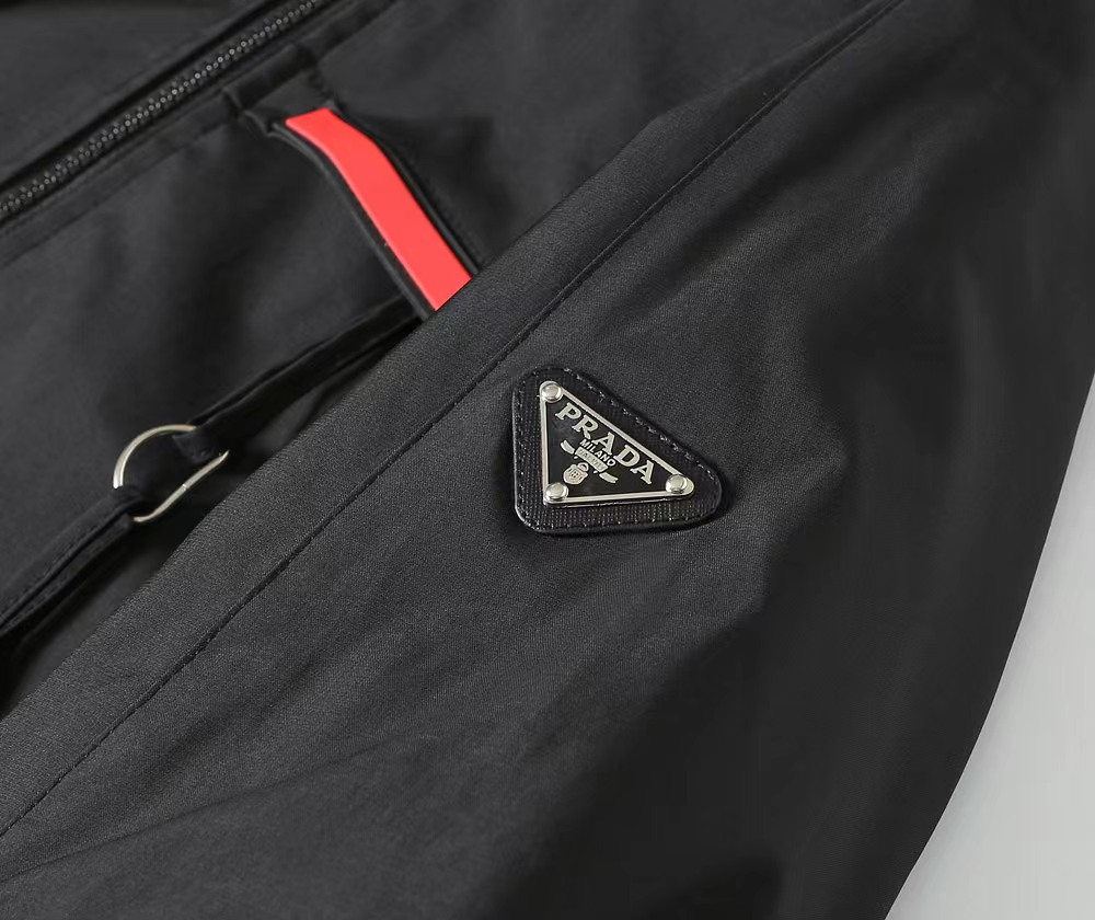 【PRADA  公式旗艦店】 プラダ  ジャケット着 ご好評に付き再入荷！241024