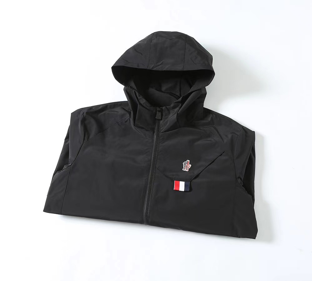 【MONCLER 公式旗艦店】 モンクレール  ジャケット着 ご好評に付き再入荷！241023