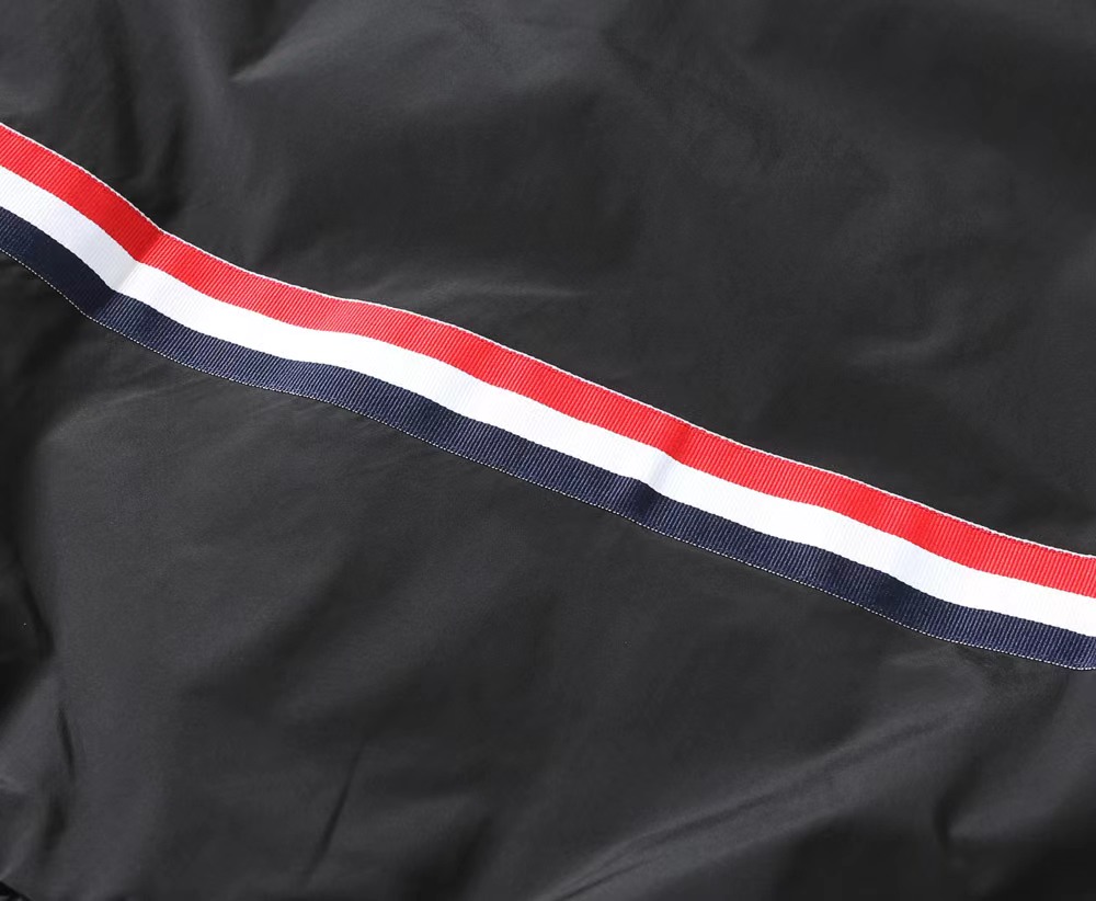 【MONCLER 公式旗艦店】 モンクレール  ジャケット着 ご好評に付き再入荷！241023