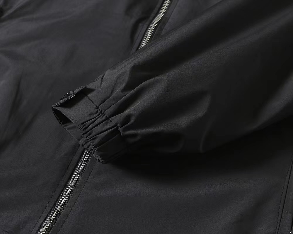 【MONCLER 公式旗艦店】 モンクレール  ジャケット着 ご好評に付き再入荷！241023