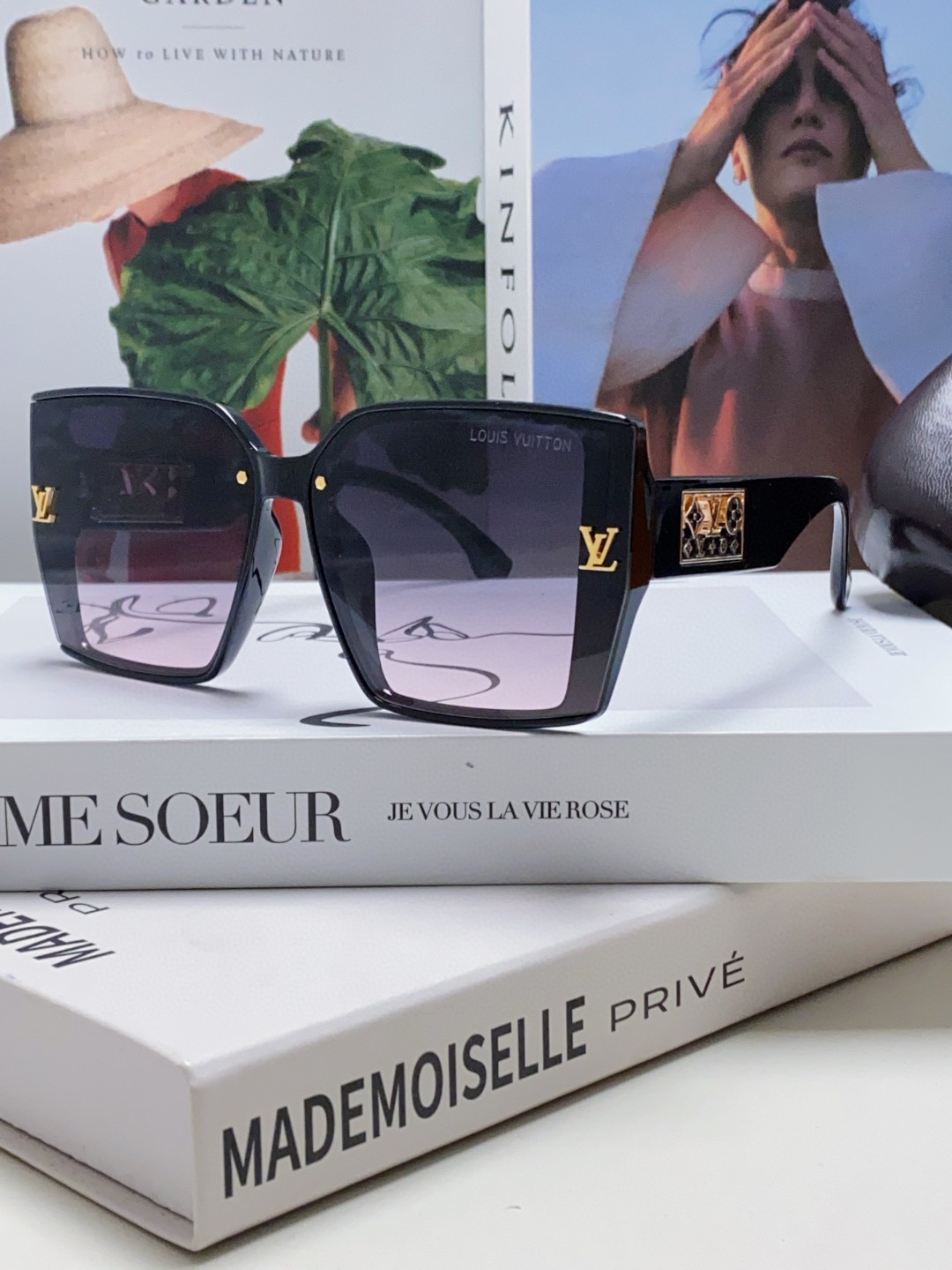 LOUIS VUITTON (  ルイヴィトン ) サングラス 241012