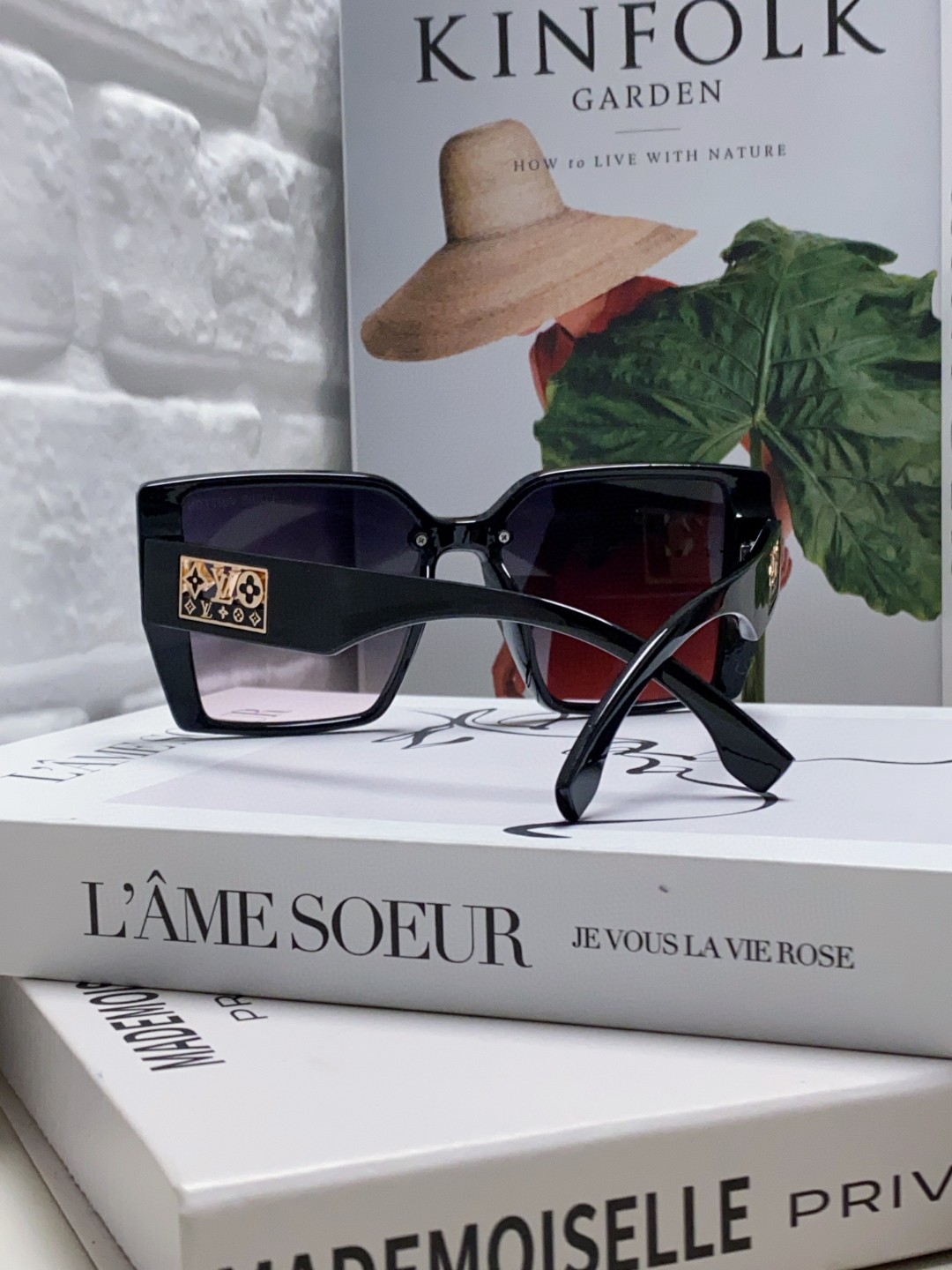 LOUIS VUITTON (  ルイヴィトン ) サングラス 241012