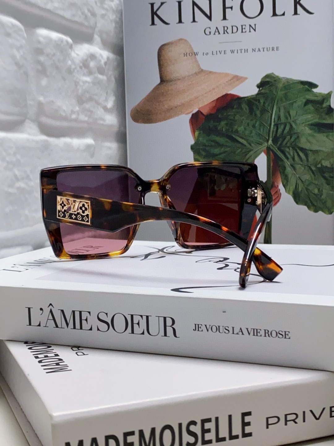 LOUIS VUITTON (  ルイヴィトン ) サングラス 241012