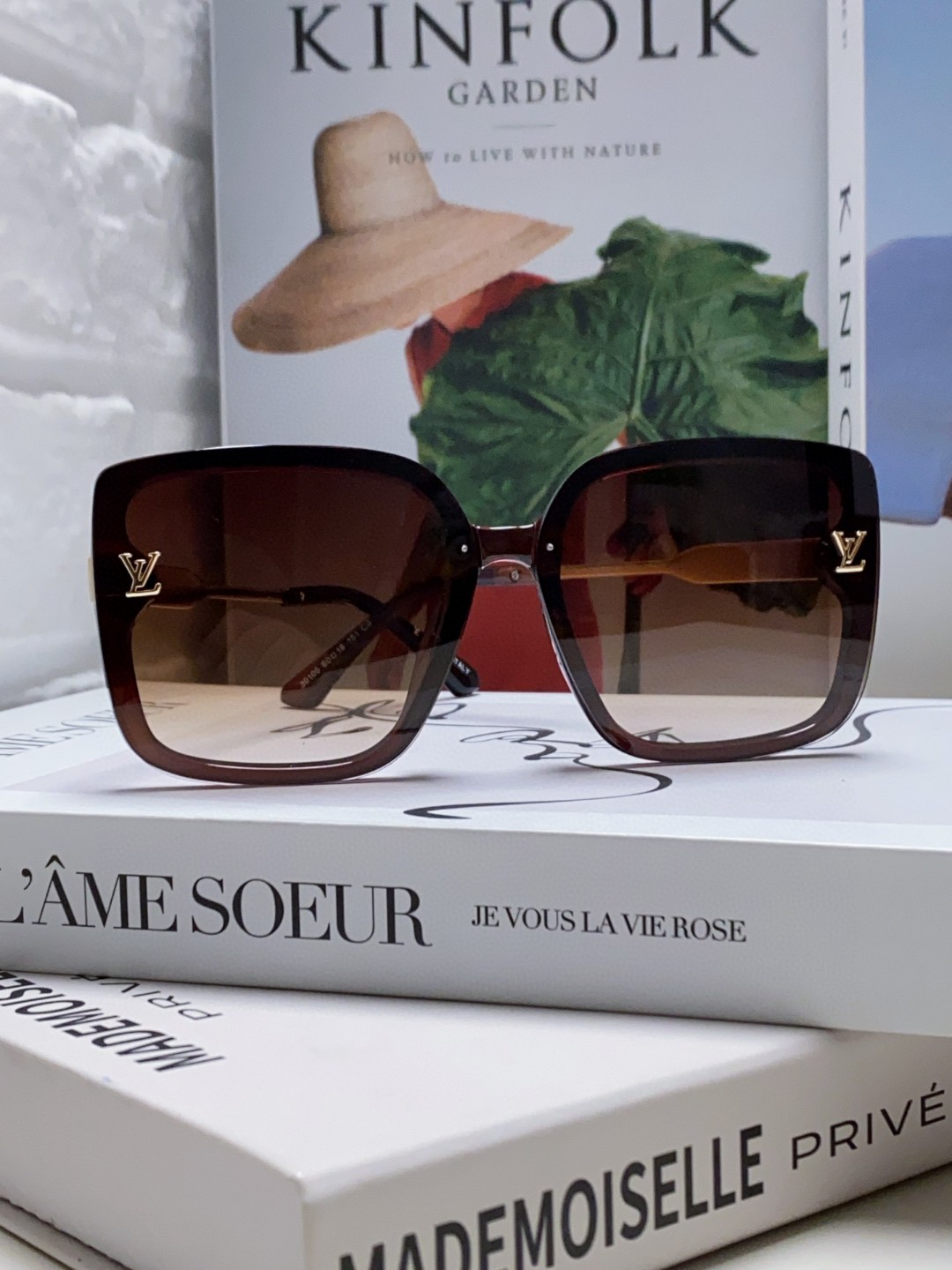 LOUIS VUITTON (  ルイヴィトン ) サングラス 241012