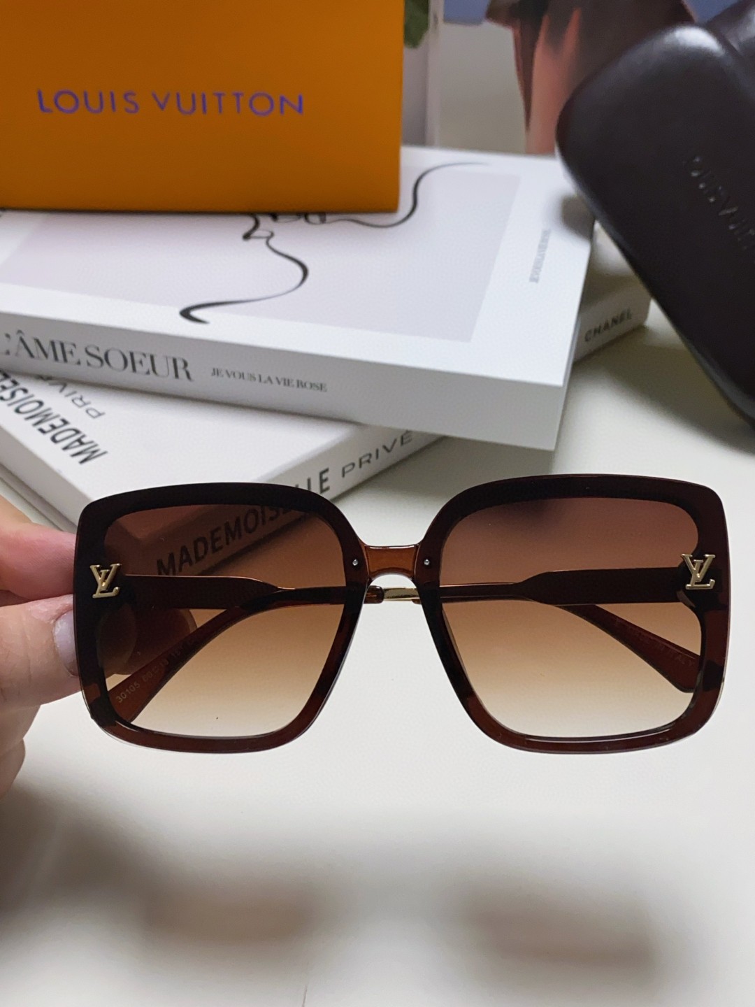 LOUIS VUITTON (  ルイヴィトン ) サングラス 241012