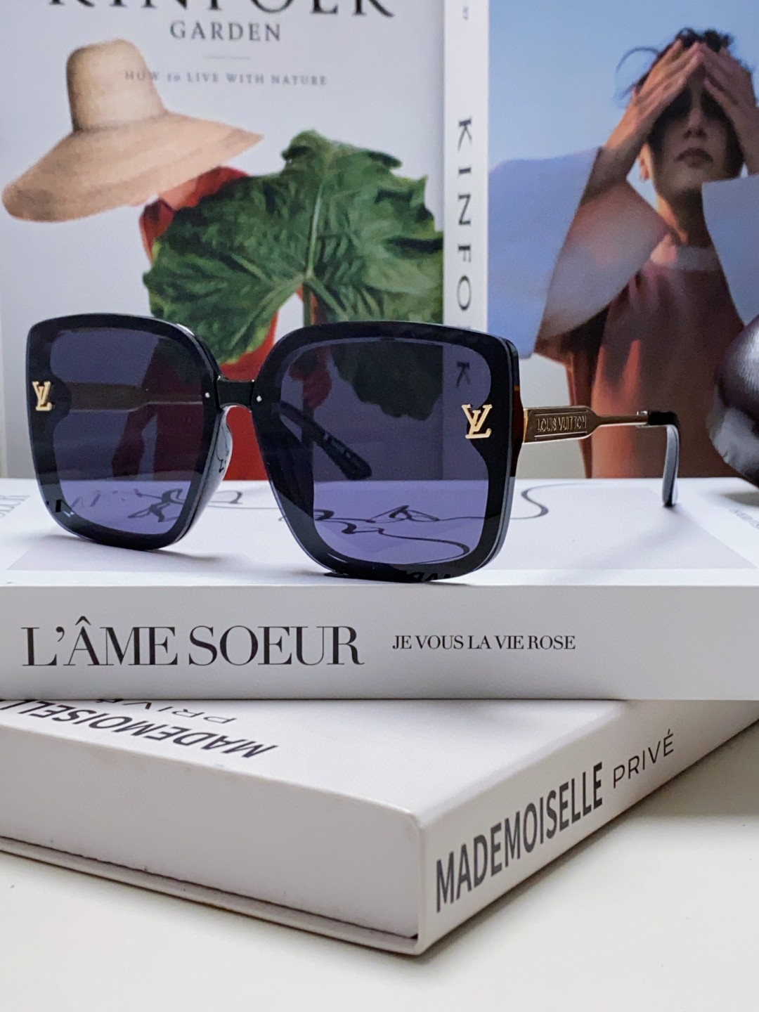 LOUIS VUITTON (  ルイヴィトン ) サングラス 241012