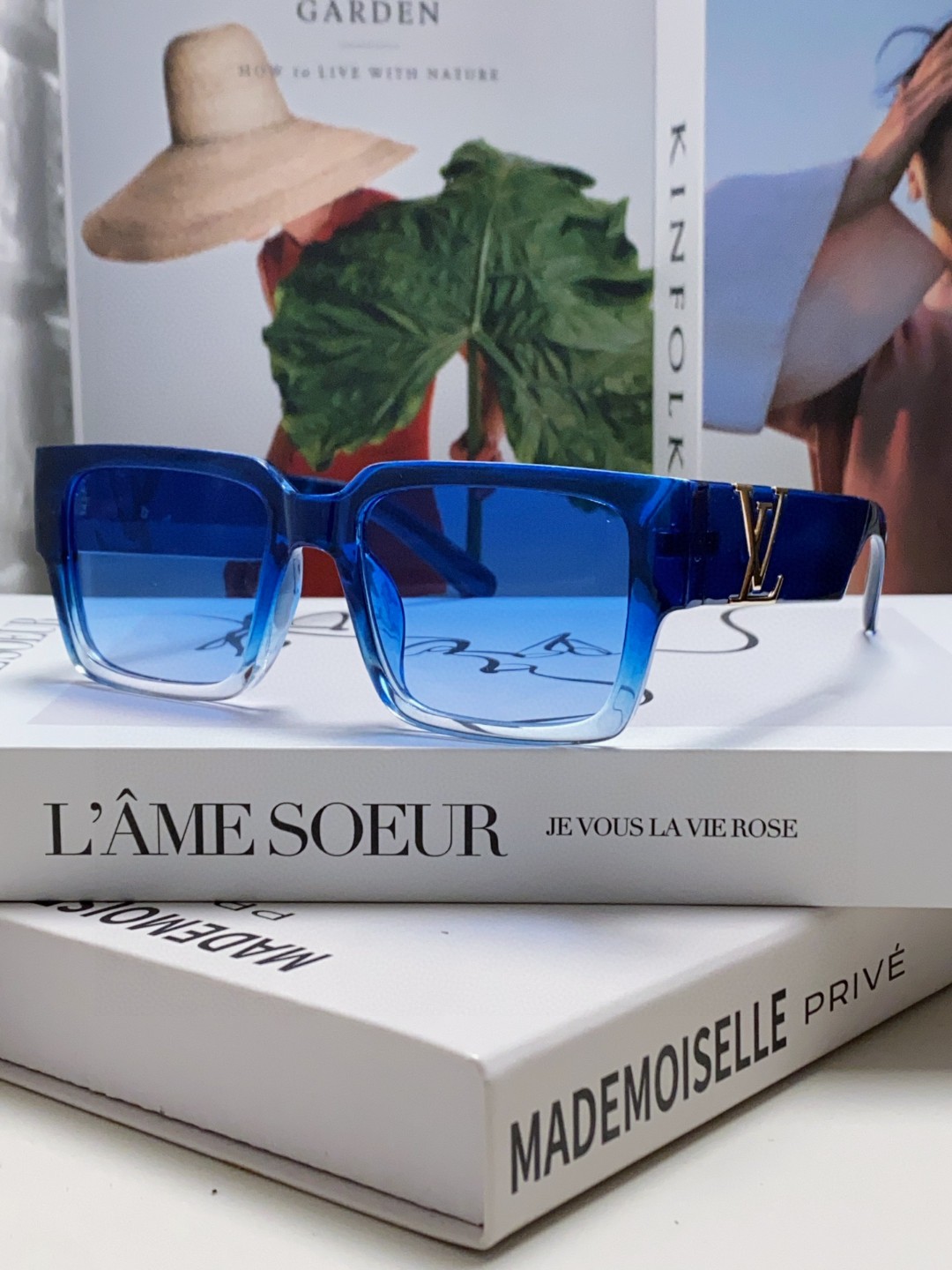 LOUIS VUITTON (  ルイヴィトン ) サングラス 241012