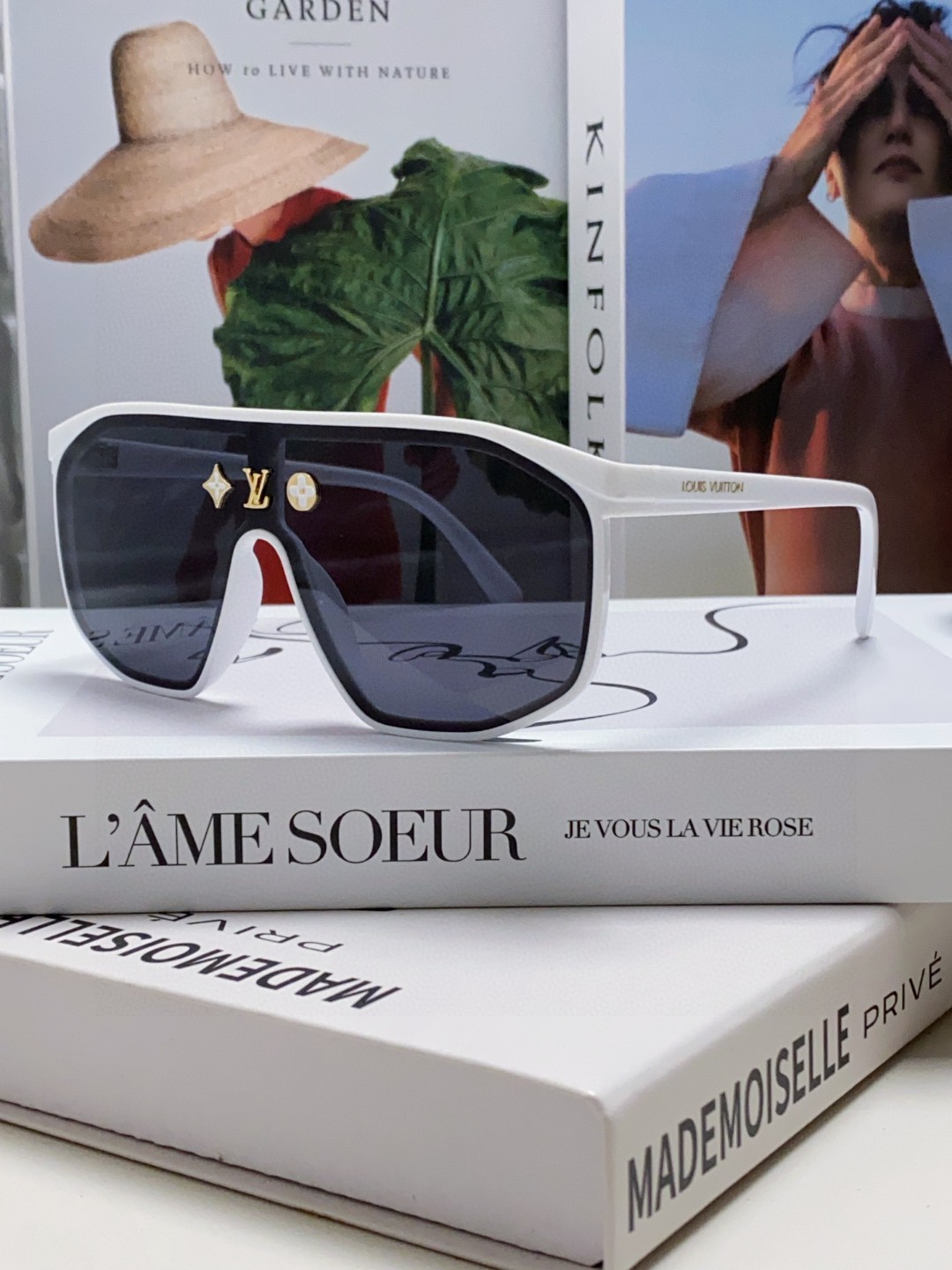 LOUIS VUITTON (  ルイヴィトン ) サングラス 241012