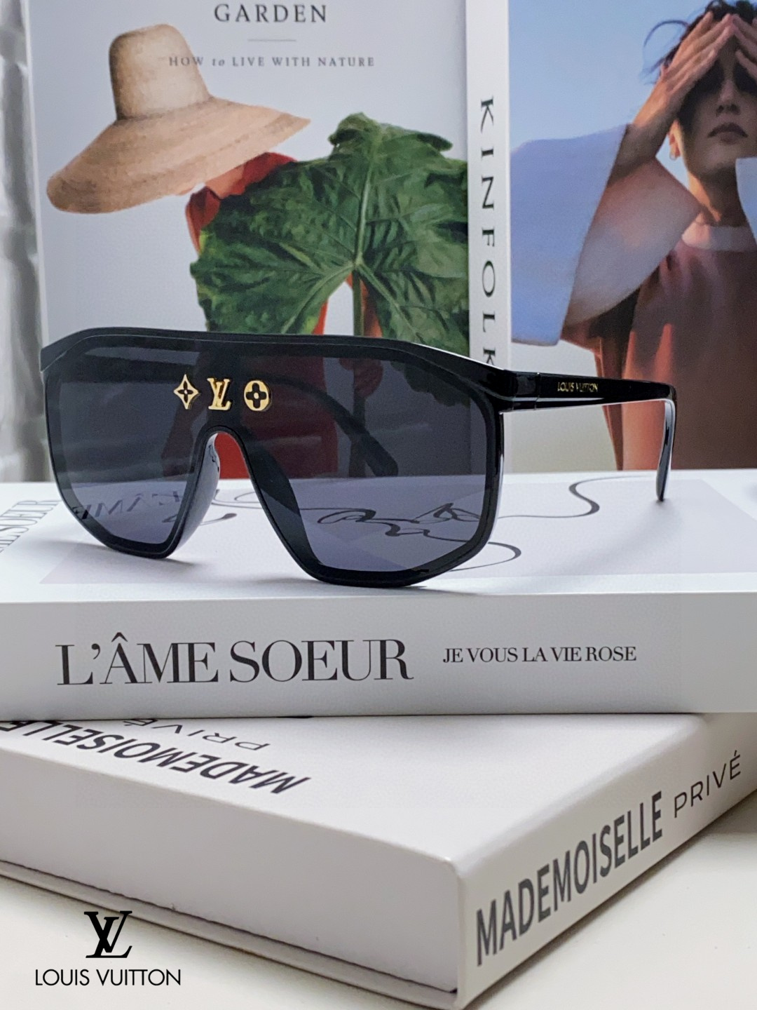 LOUIS VUITTON (  ルイヴィトン ) サングラス 241012