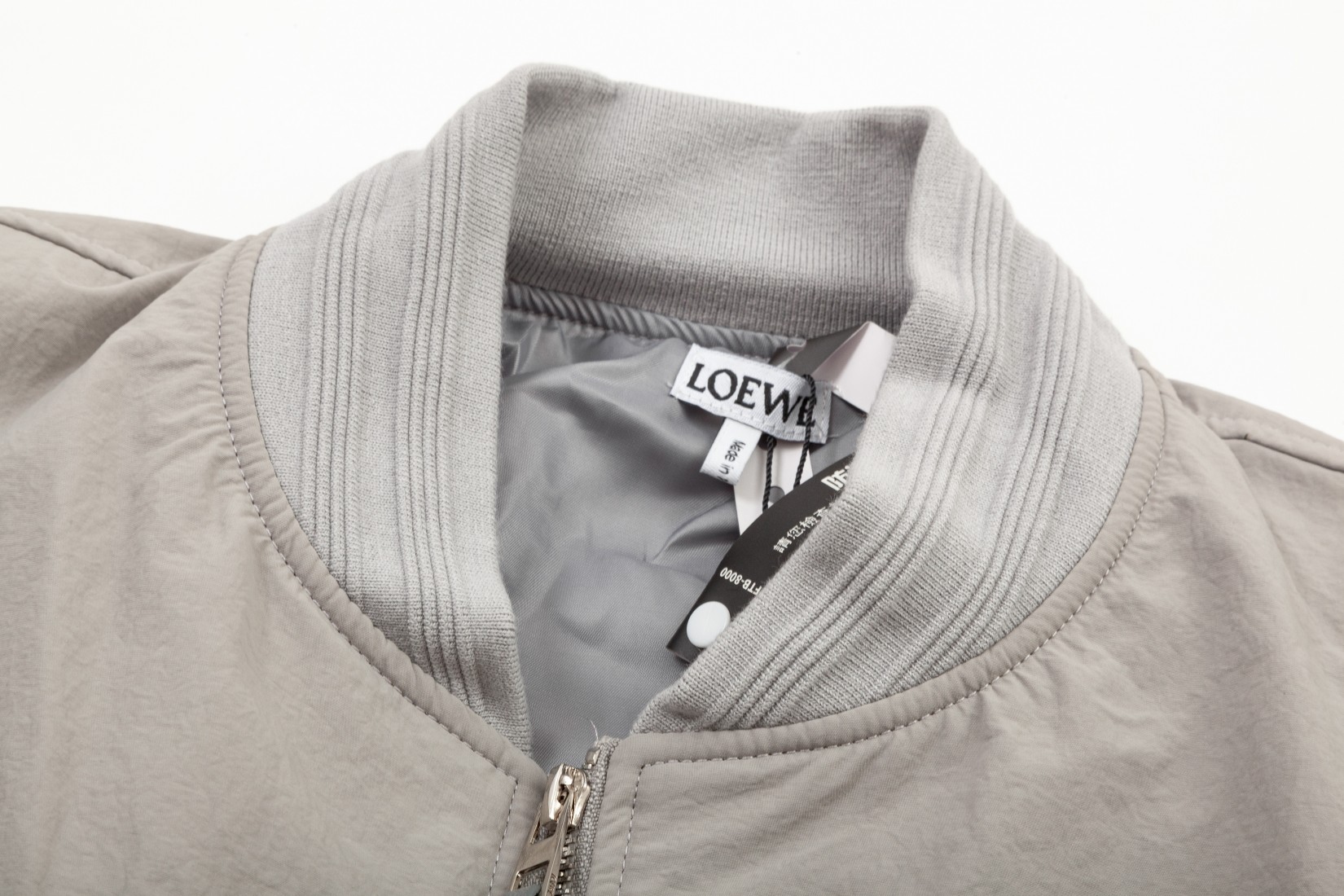 【LOEWE  公式旗艦店】ロエベ  ジャケット着 ご好評に付き再入荷！241021